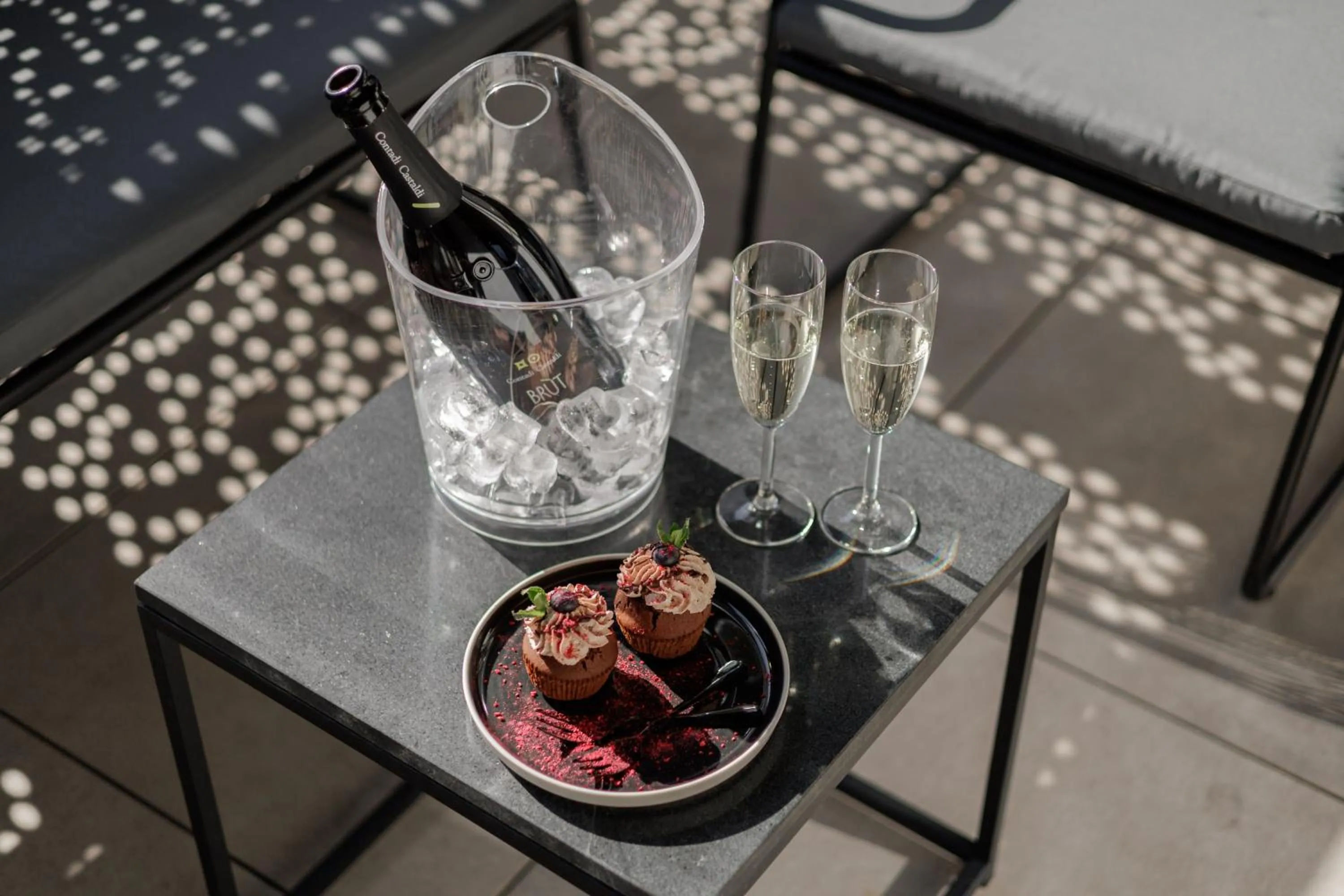 Food and drinks in River Apartments