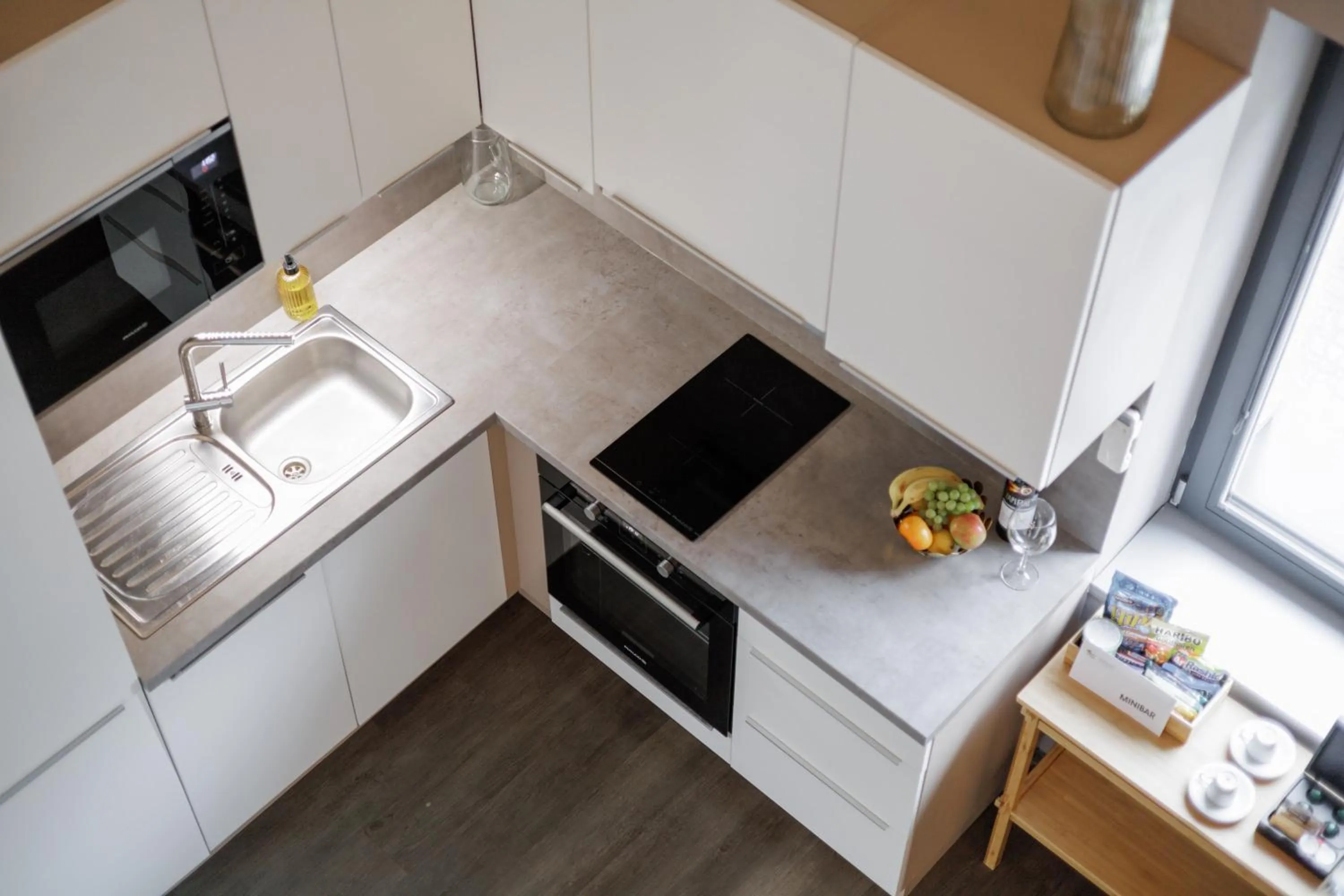 Kitchen or kitchenette in River Apartments