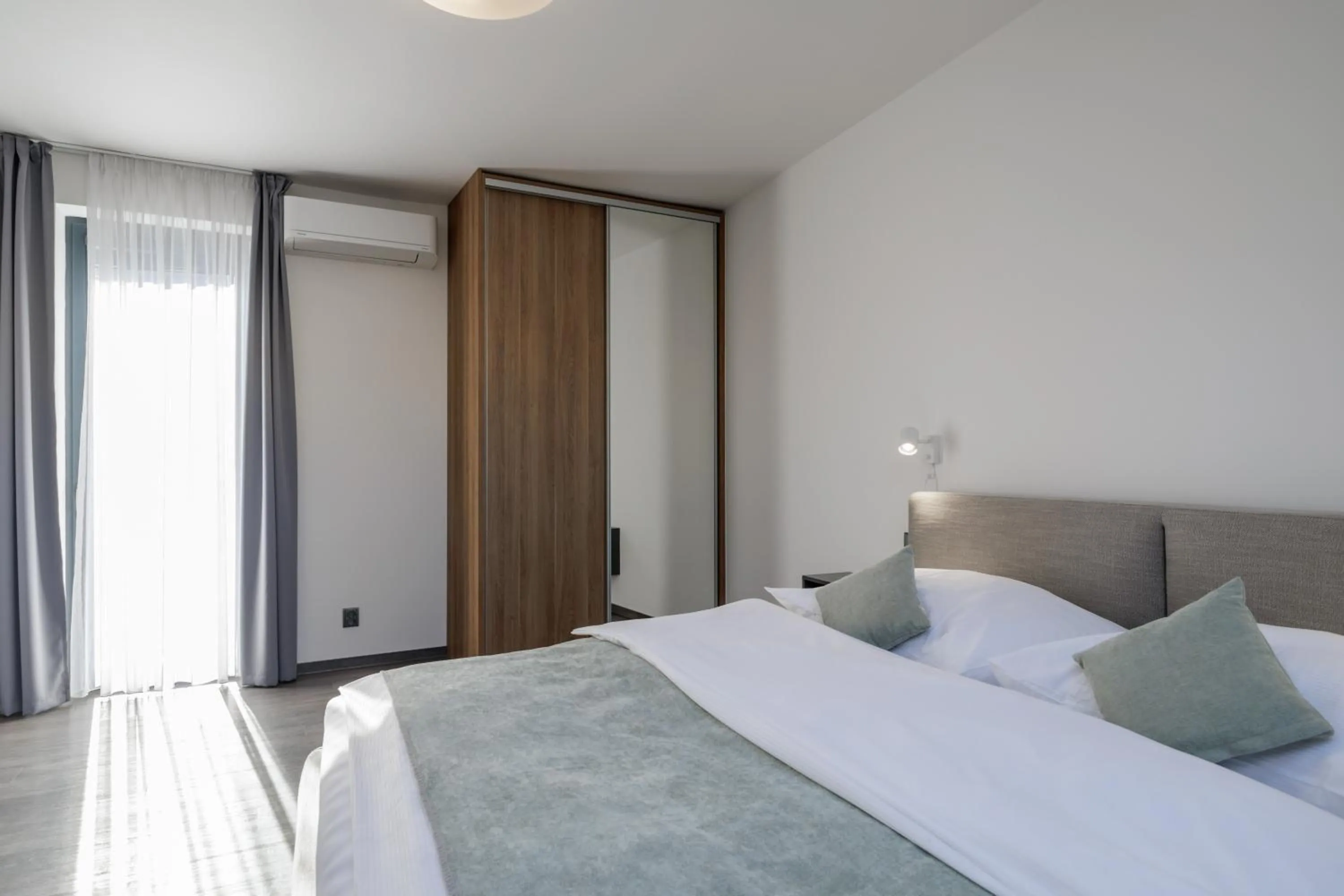 Bedroom, Bed in River Apartments