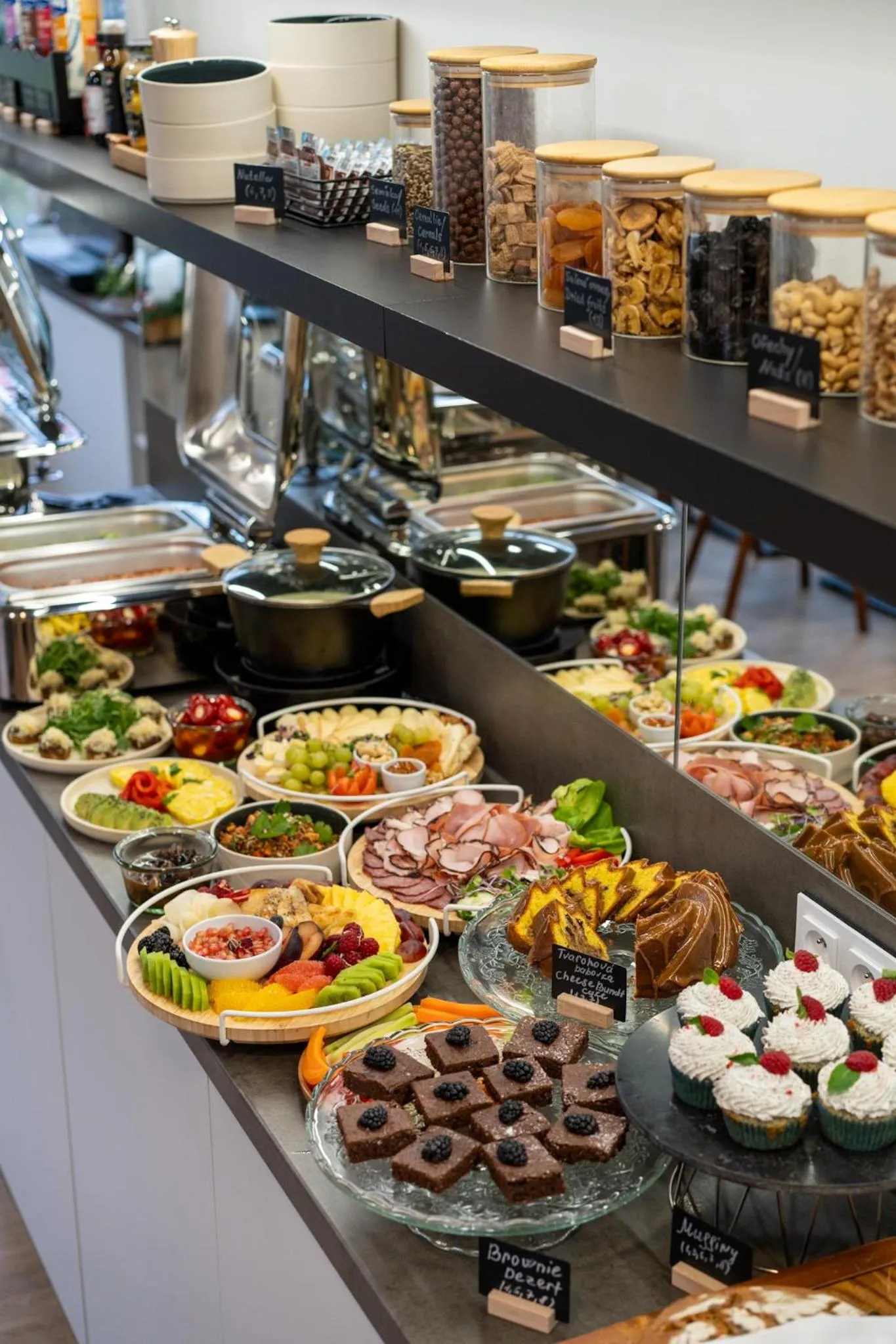 Breakfast in River Apartments