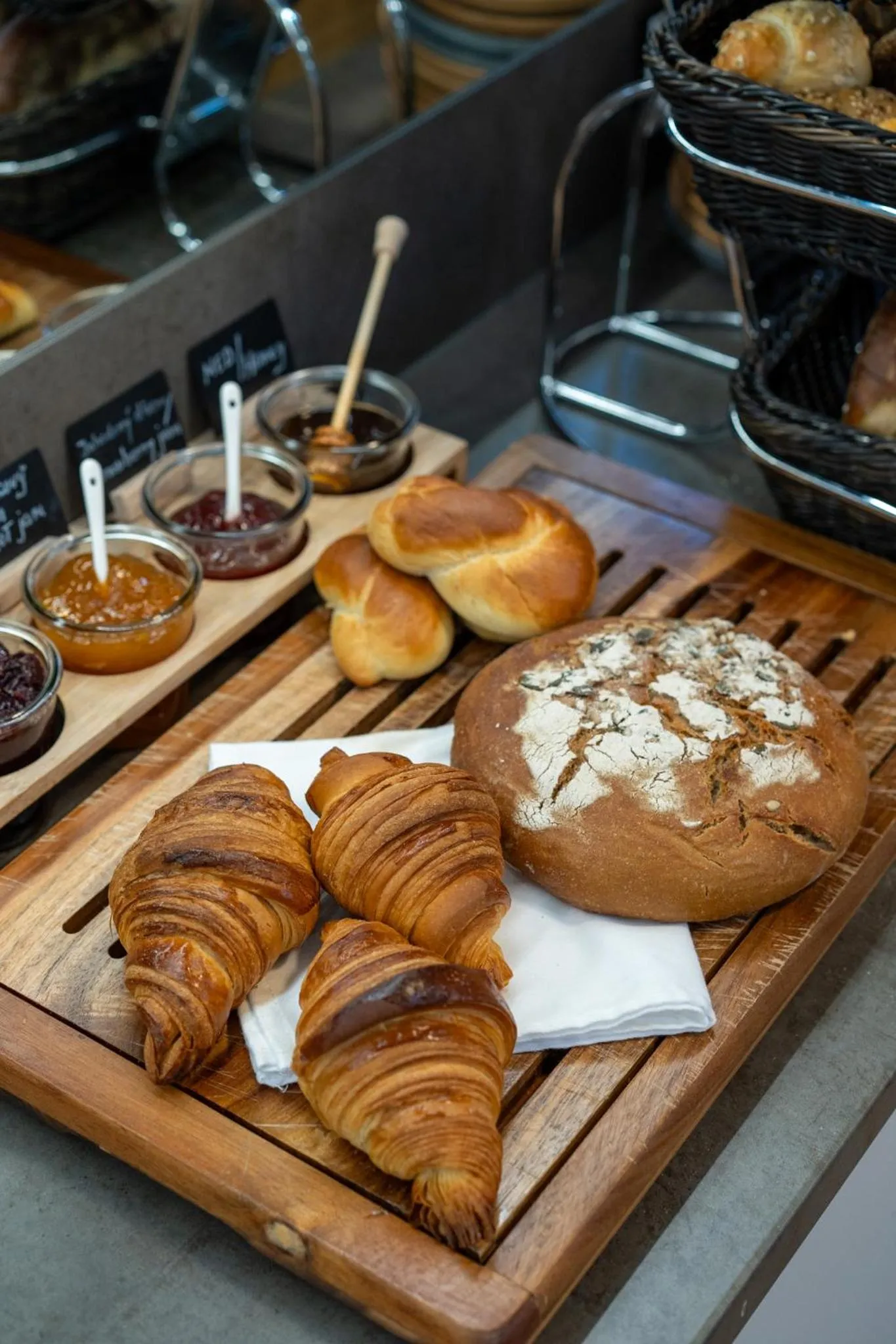 Breakfast in River Apartments