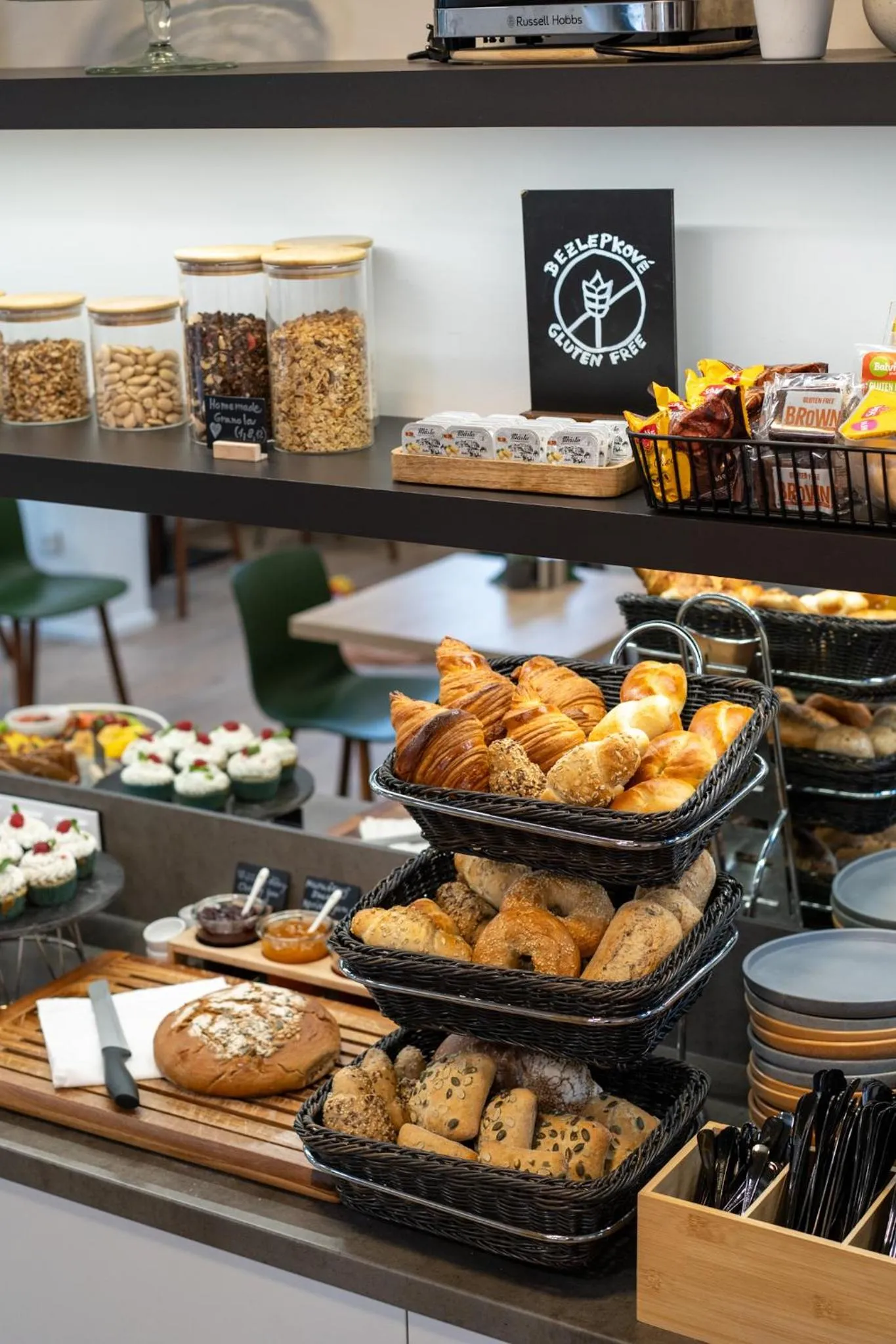 Breakfast in River Apartments