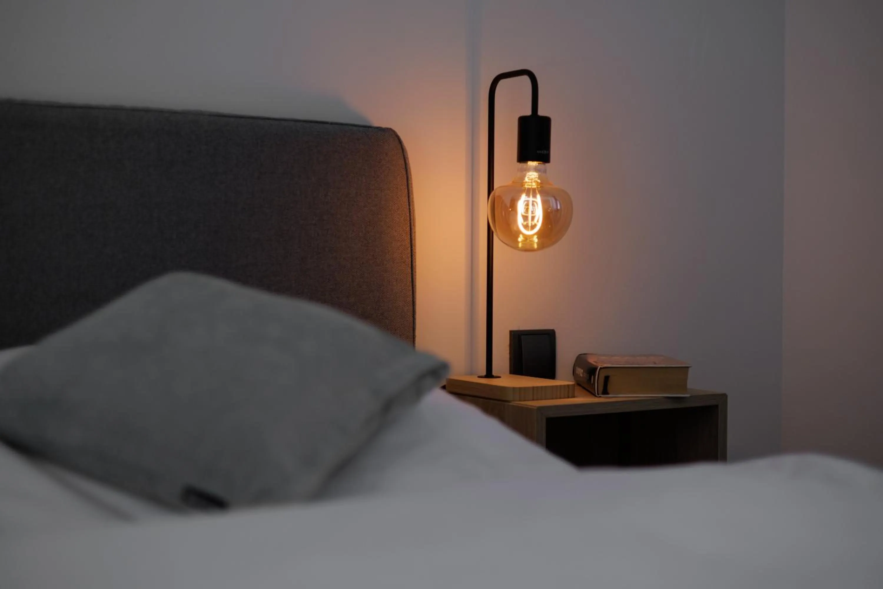 Bedroom, Bed in River Apartments