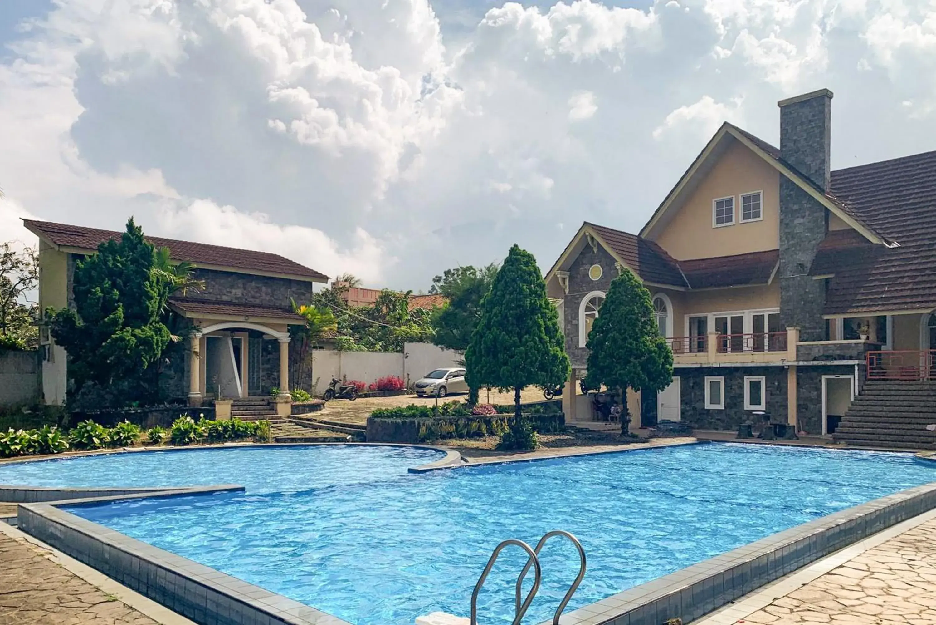 Urbanview Hotel Villa Q Gisting by RedDoorz Urbanview Hotel Villa Q Gisting by RedDoorz