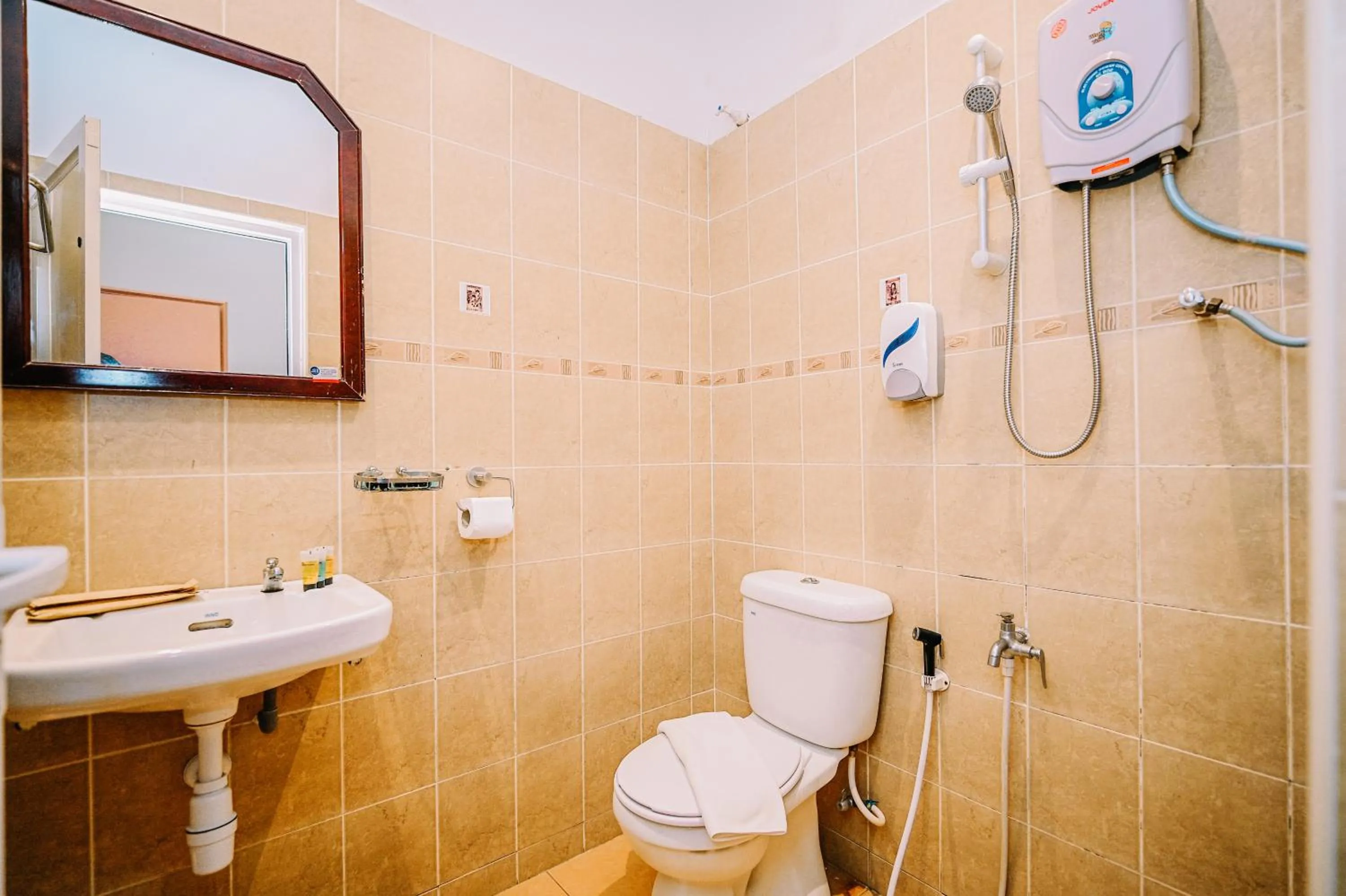 Shower in Swing & Pillows - Jonker Street Malacca