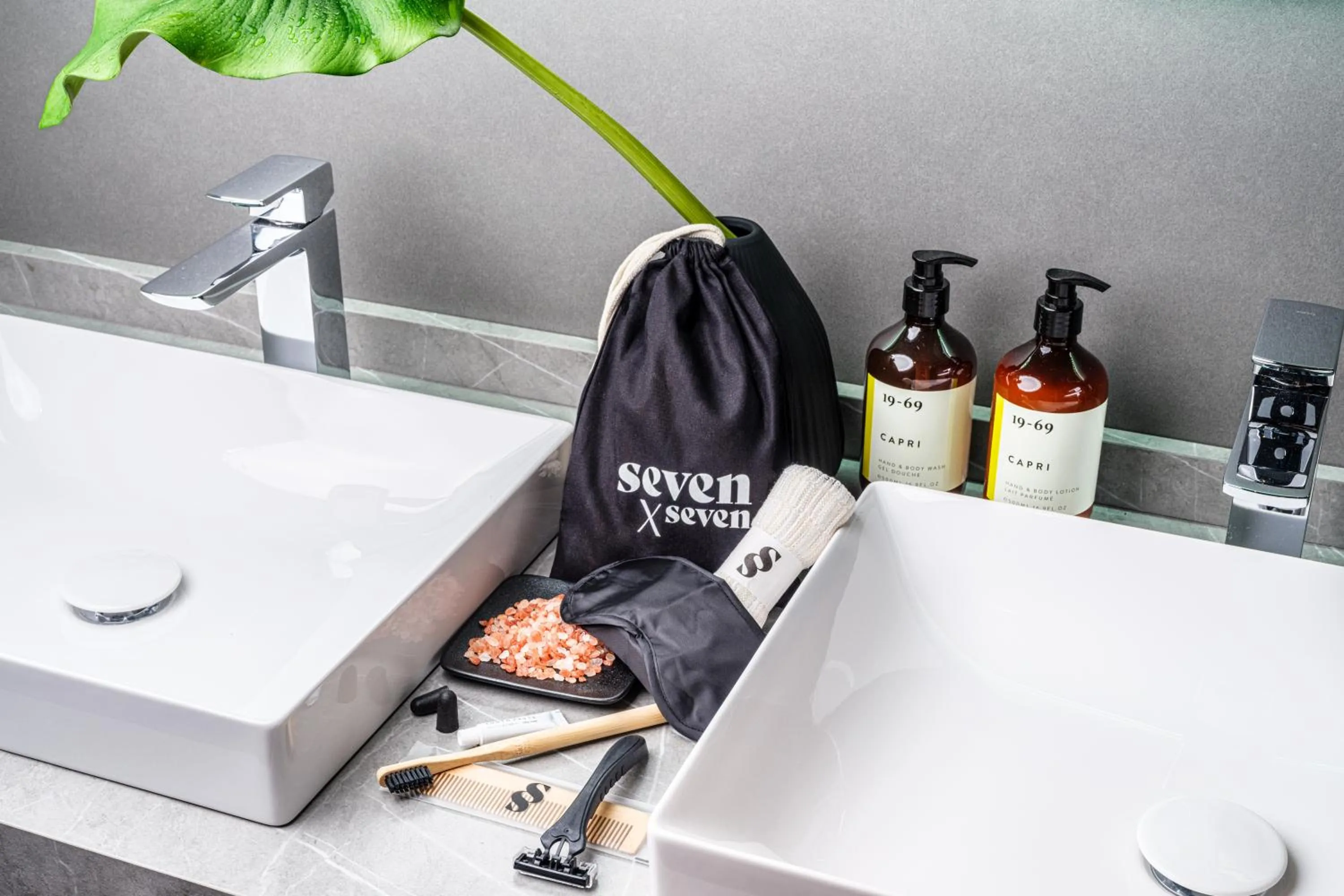 Bathroom in seven x seven ISHIGAKI