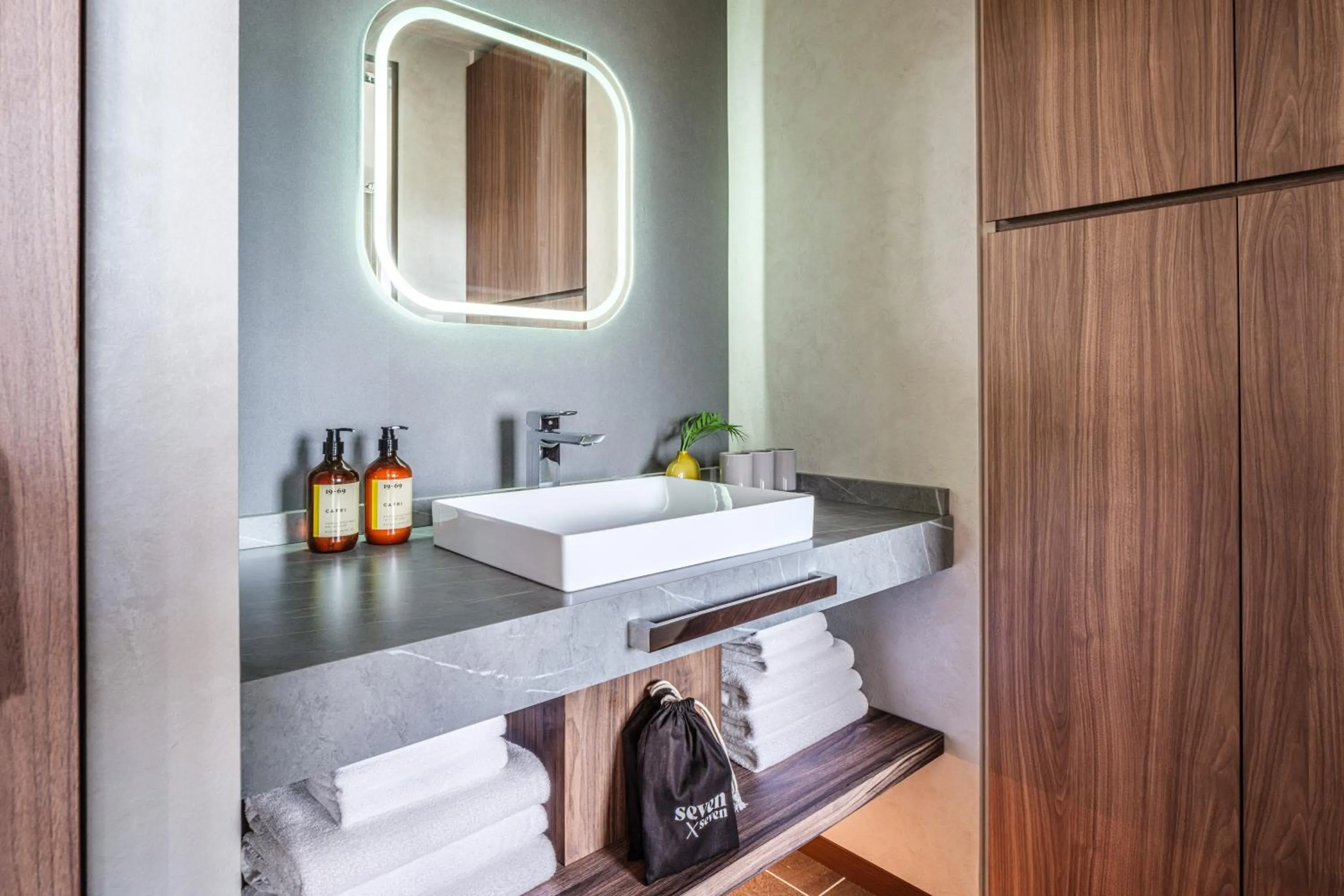 Bathroom in seven x seven ISHIGAKI