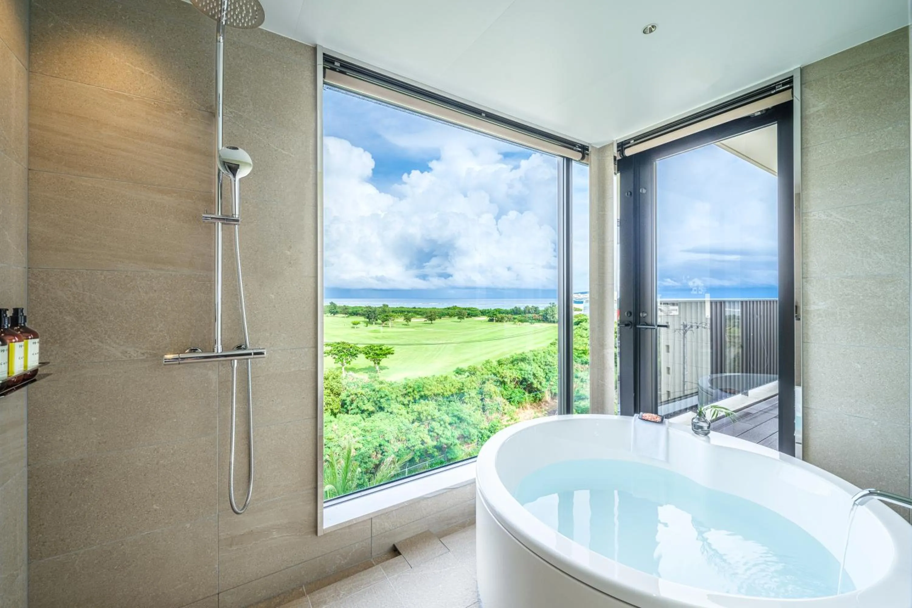 Shower in seven x seven ISHIGAKI