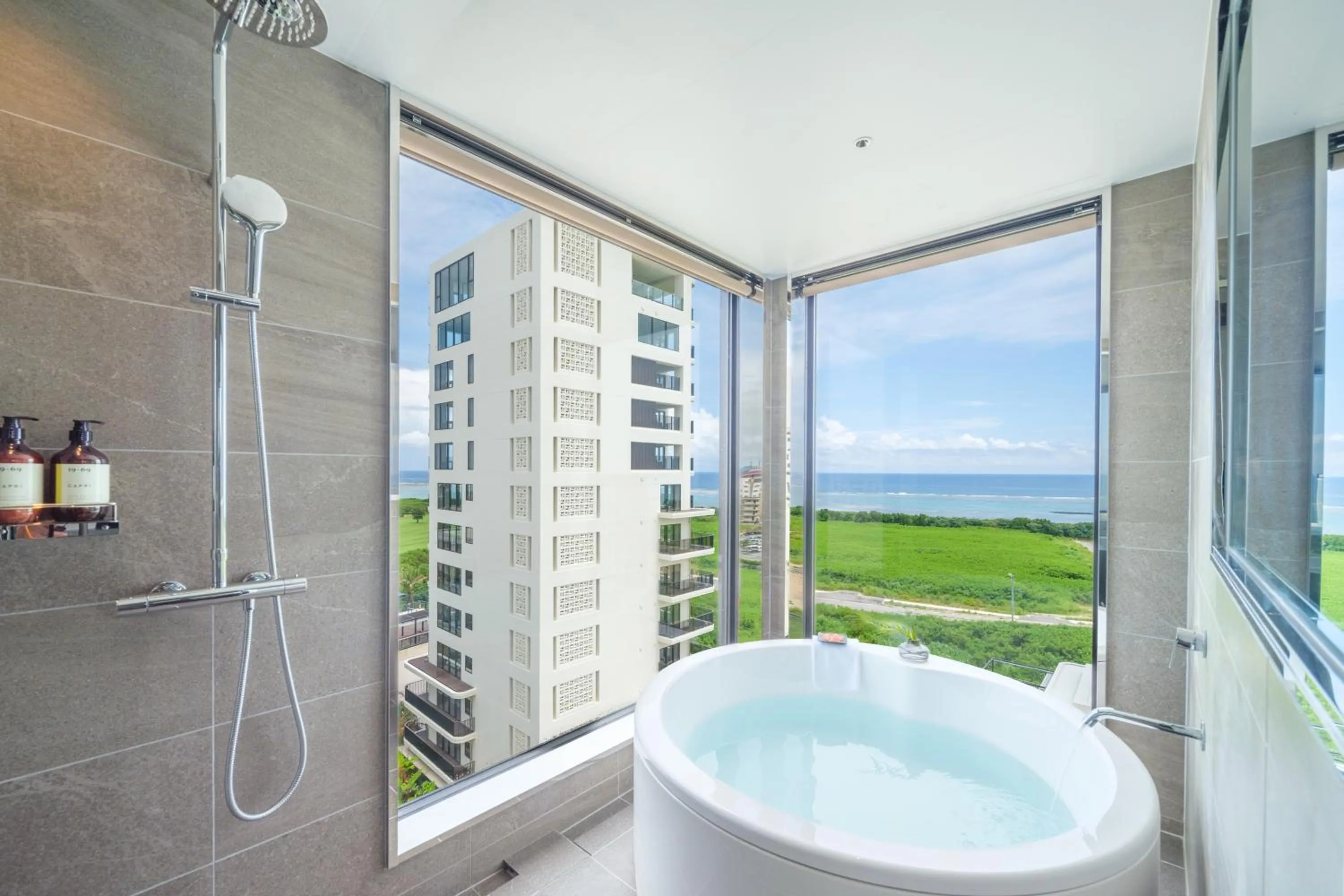 Shower in seven x seven ISHIGAKI