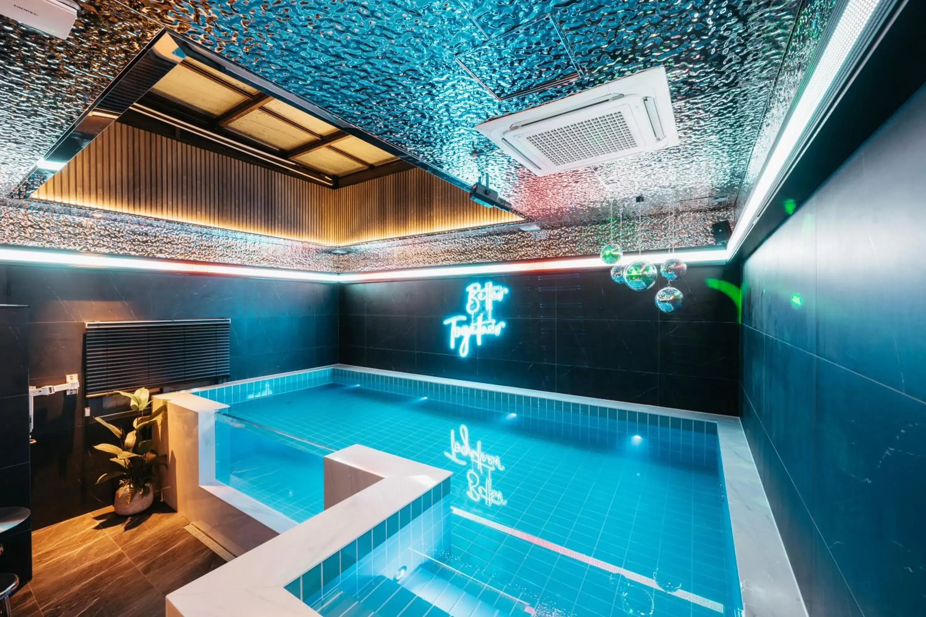 Poolvilla Penthouse in Cozy Tree Hotel Seomyeon Poolvilla Penthouse in Cozy Tree Hotel Seomyeon