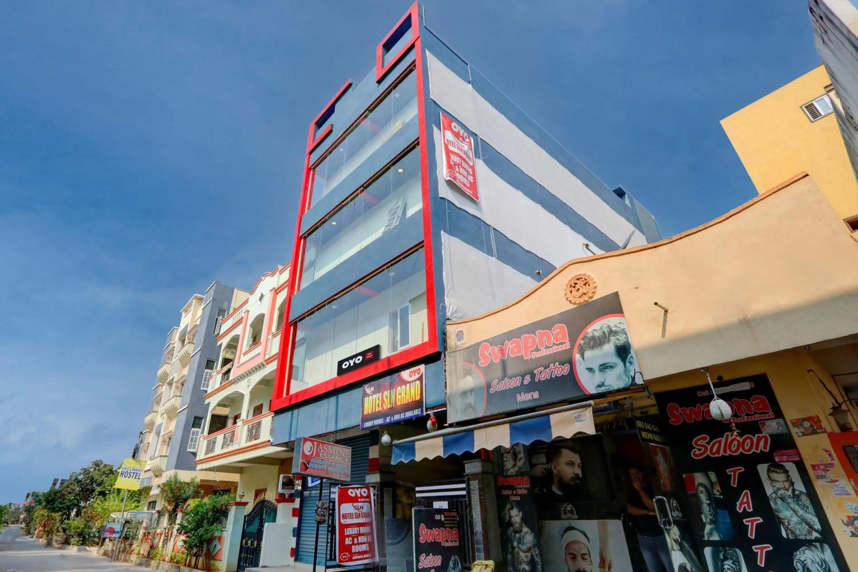 Facade/entrance in Hotel O S L N Grand