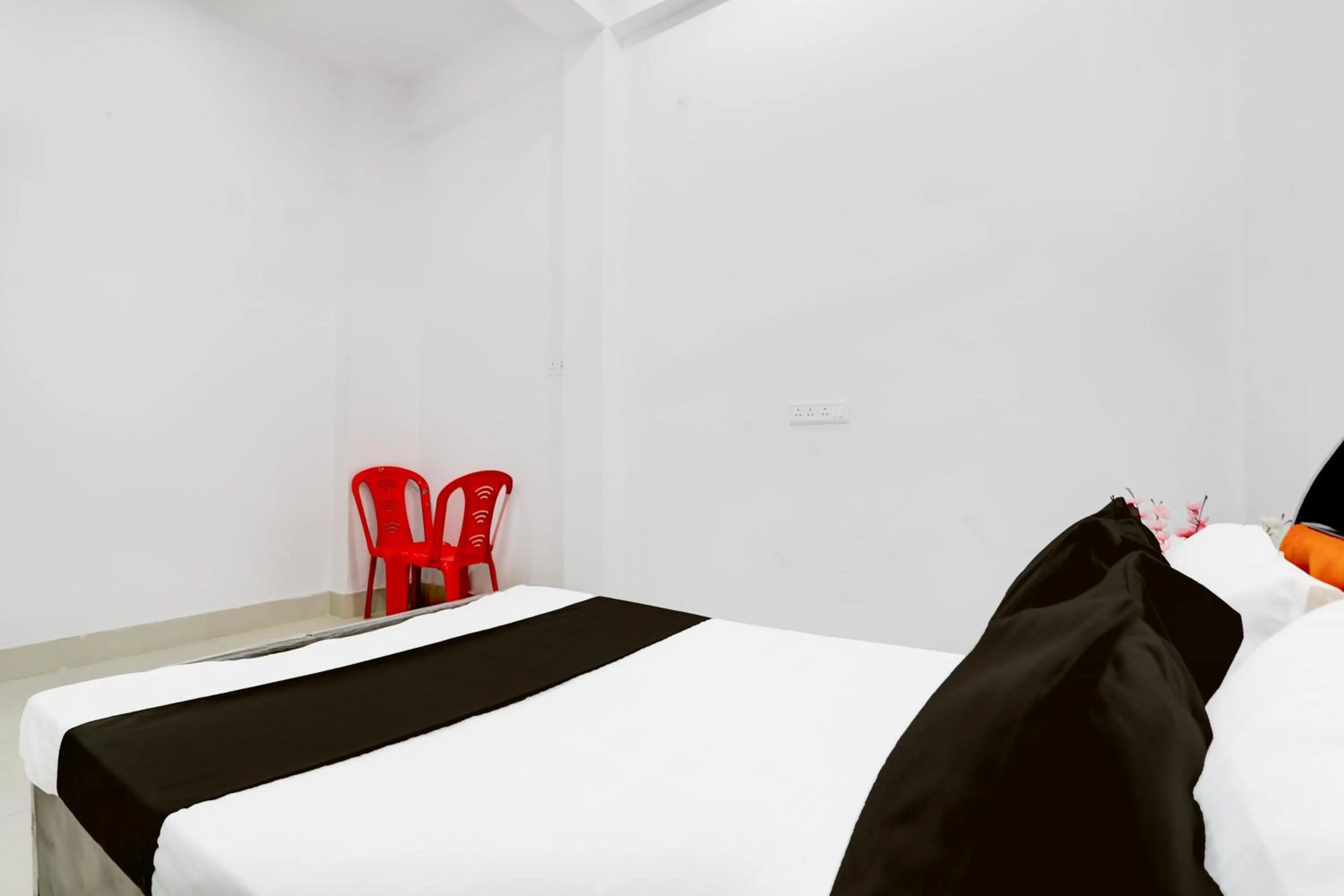 Bedroom, Bed in Hotel O THE HIGHWAY HOTEL