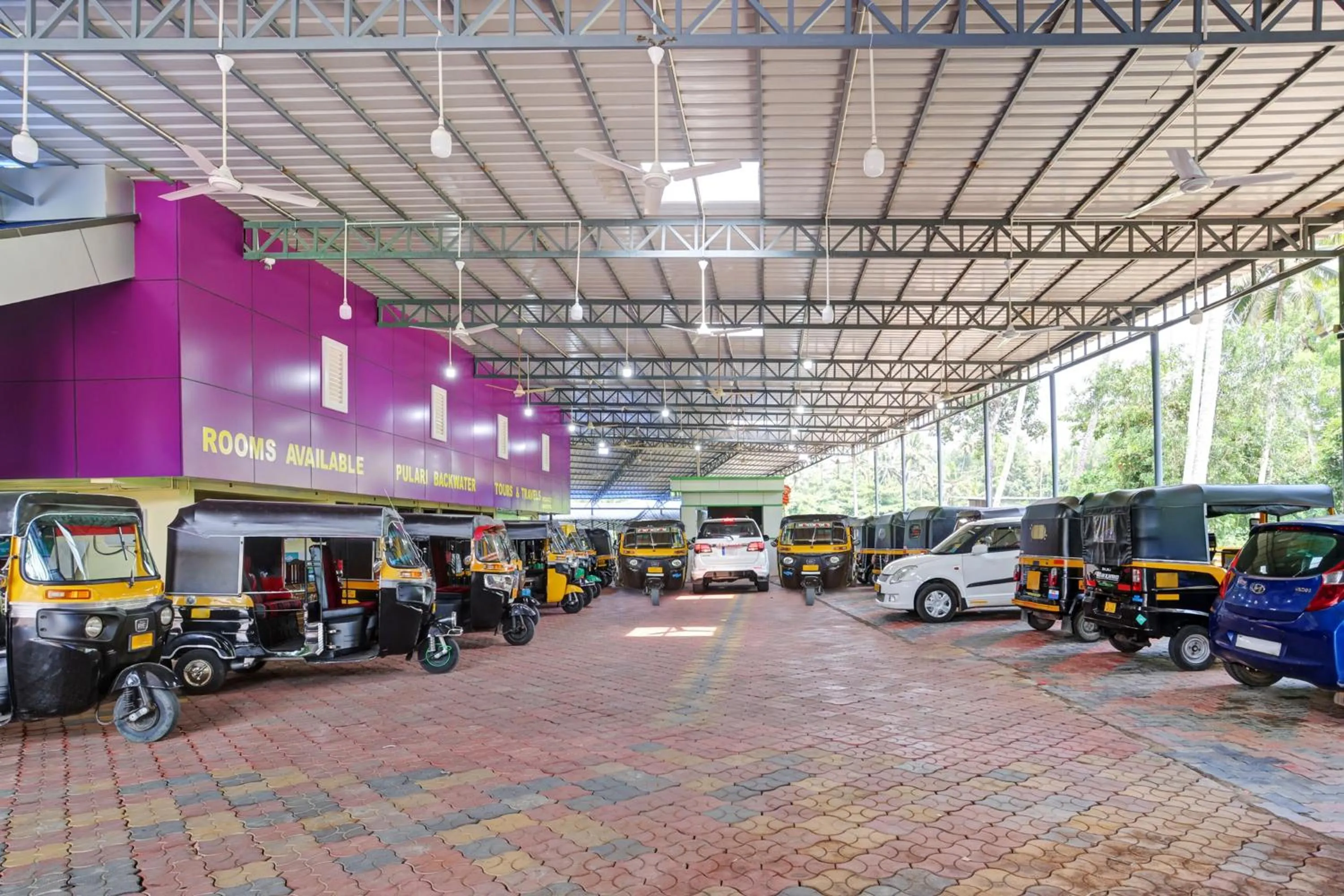 Facade/entrance in Hotel O PULARI BACKWATER & ROOMS