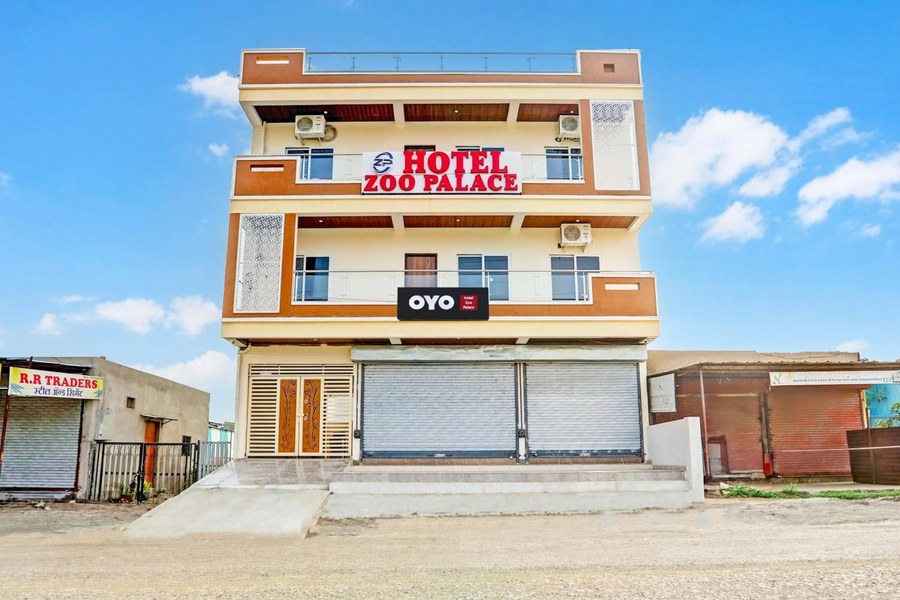 Facade/entrance in Super Hotel O Zoo Palace