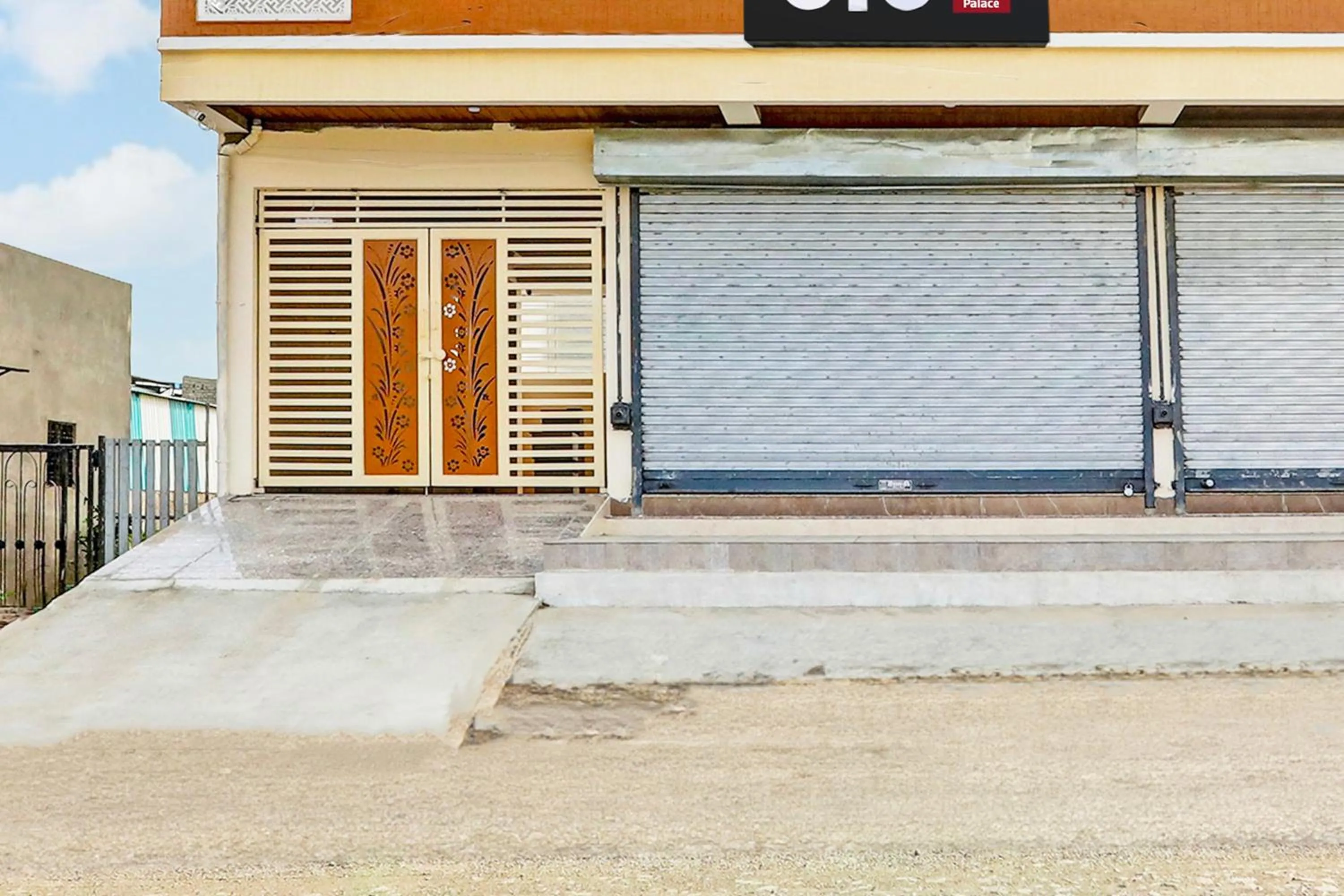 Facade/entrance in Super Hotel O Zoo Palace