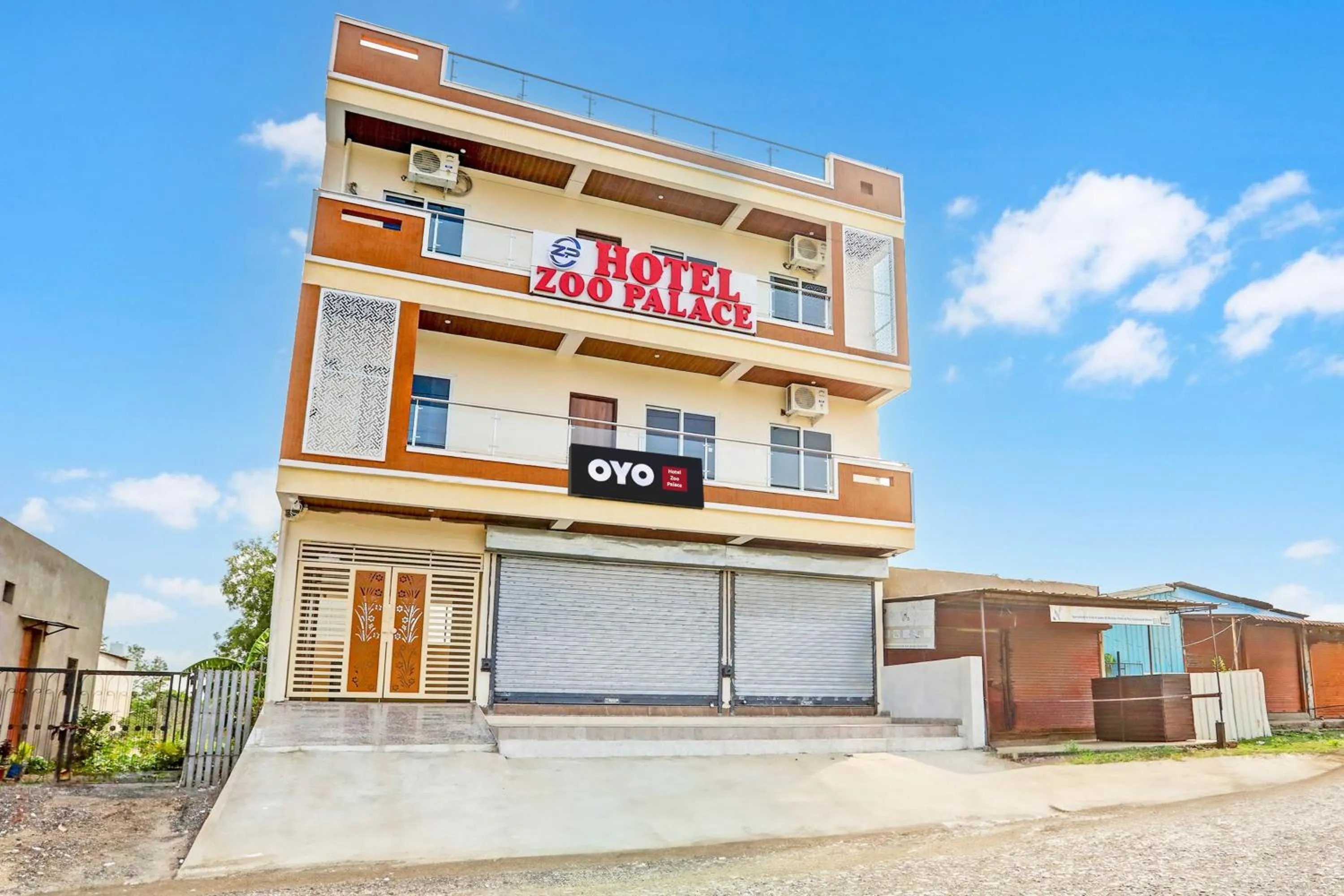 Facade/entrance in Super Hotel O Zoo Palace