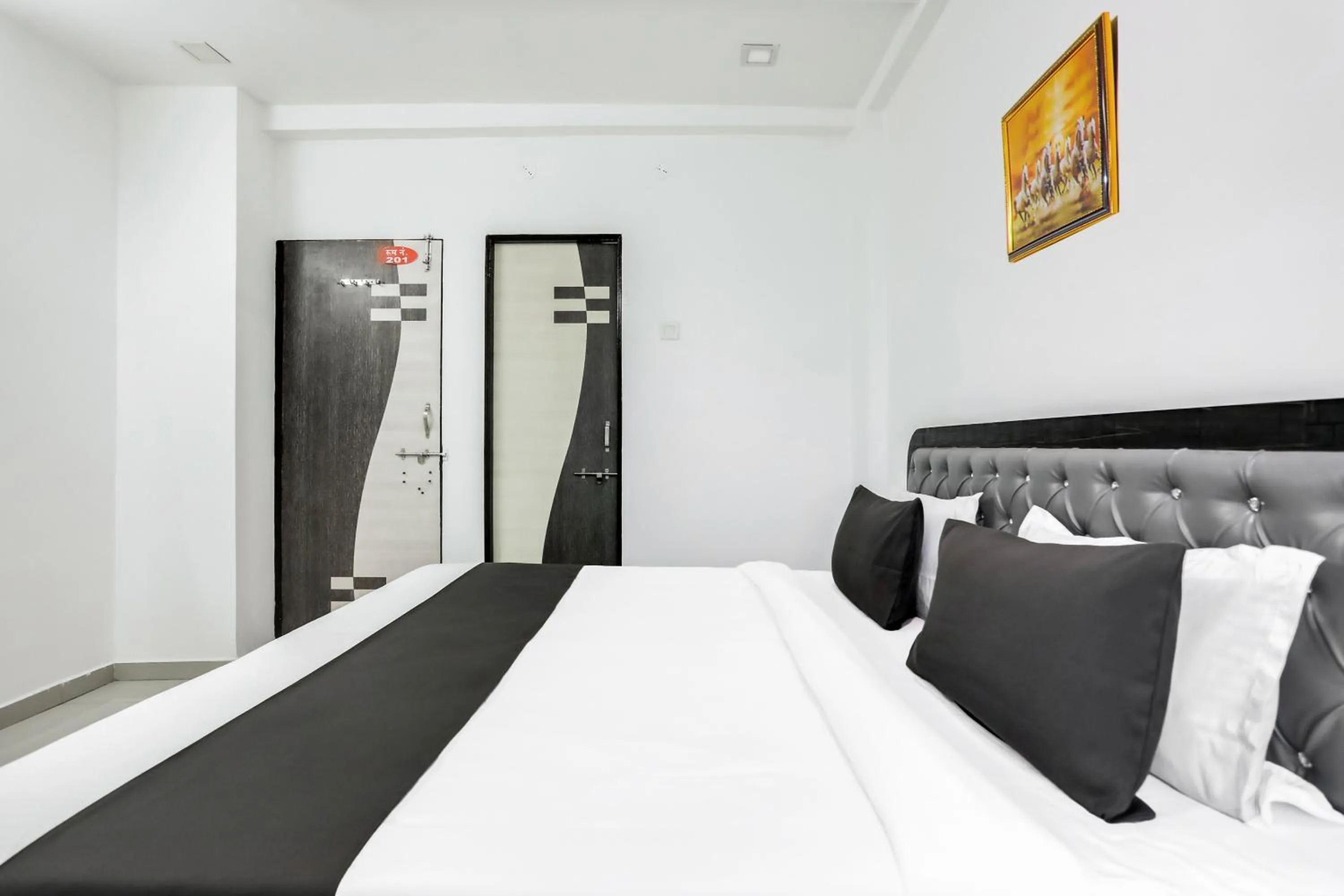 Bedroom, Bed in Hotel O Grand Trinity