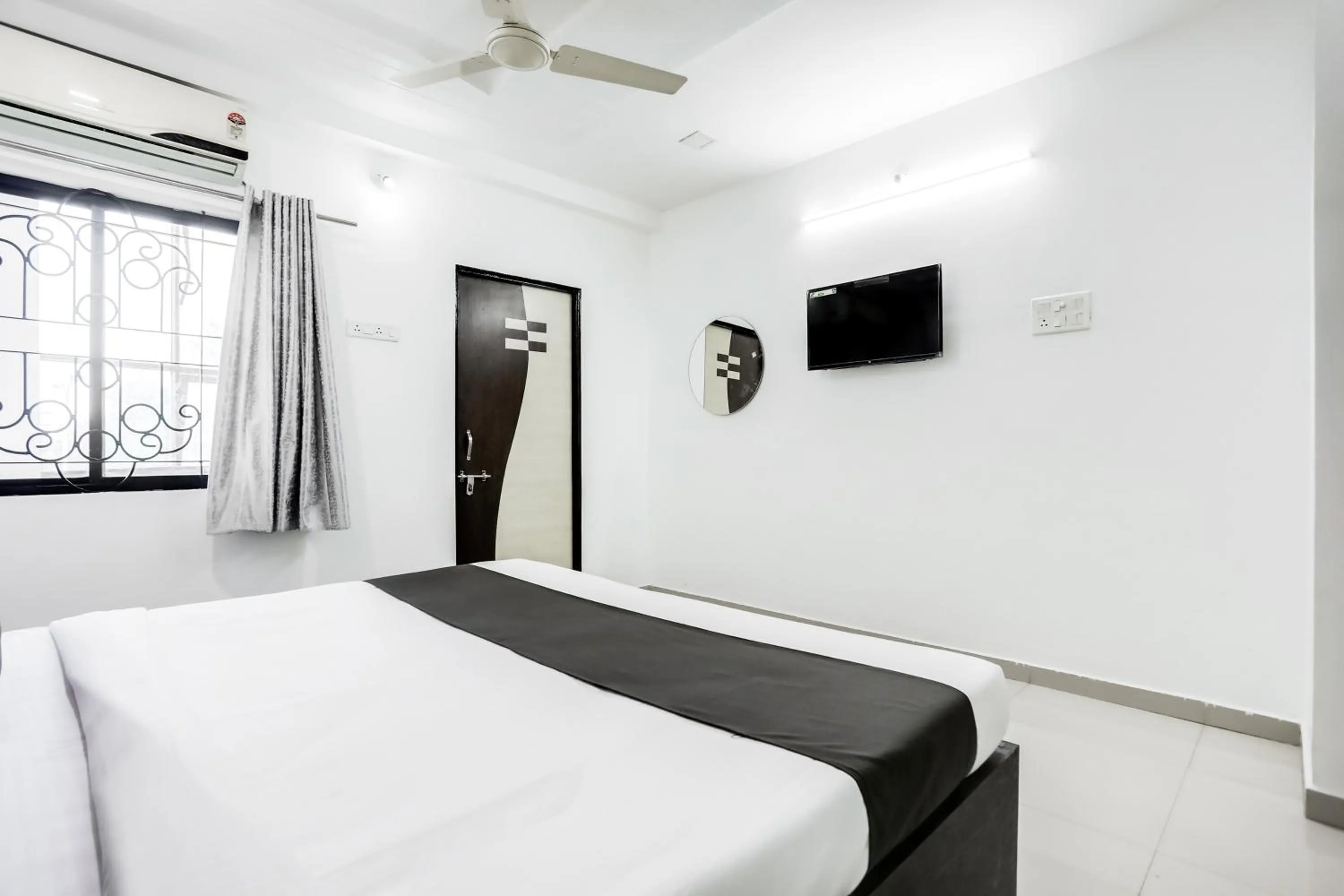 Bedroom, Bed in Hotel O Grand Trinity