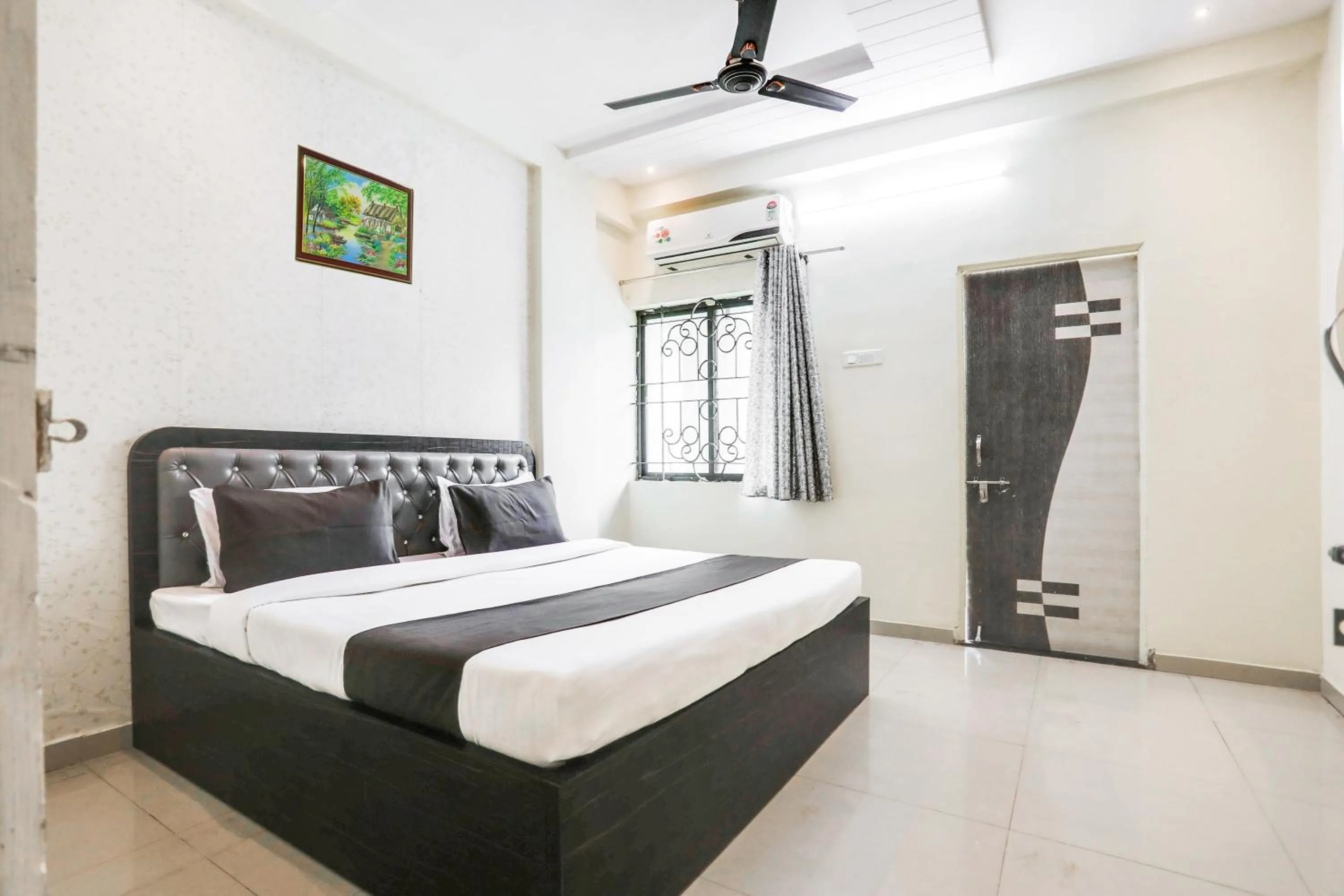 Bedroom, Bed in Hotel O Grand Trinity