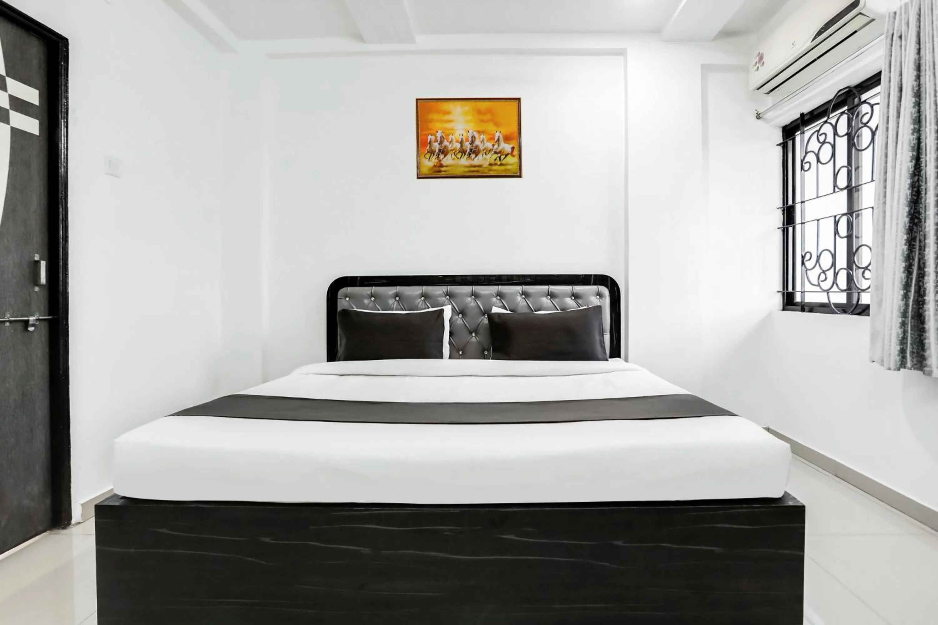 Bedroom, Bed in Hotel O Grand Trinity