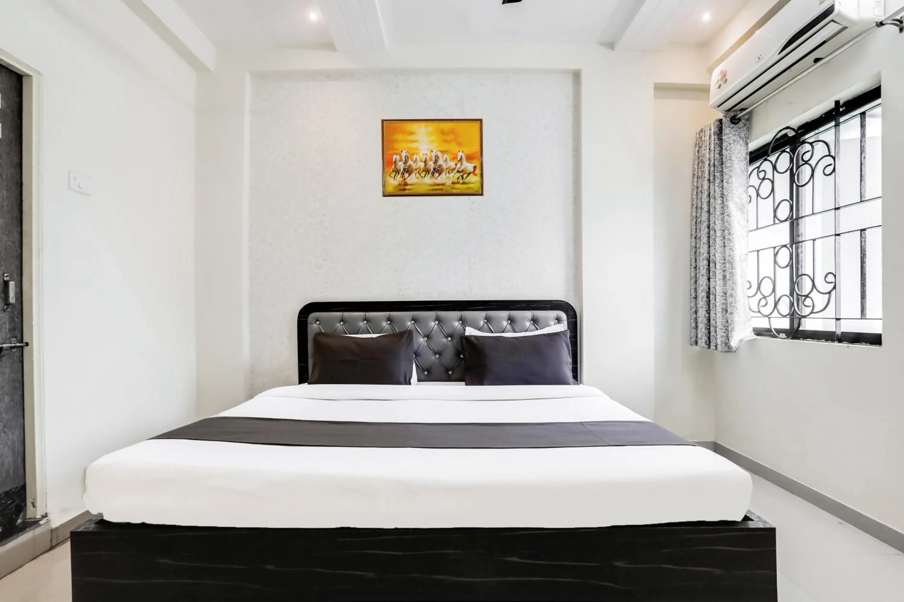 Bedroom, Bed in Hotel O Grand Trinity