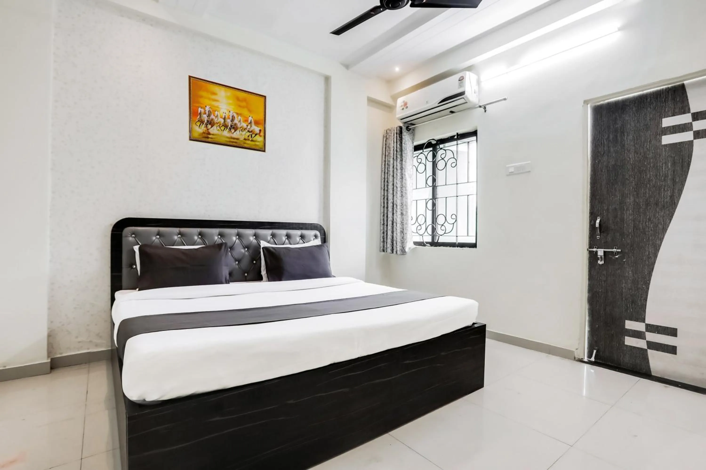 Hotel O Grand Trinity