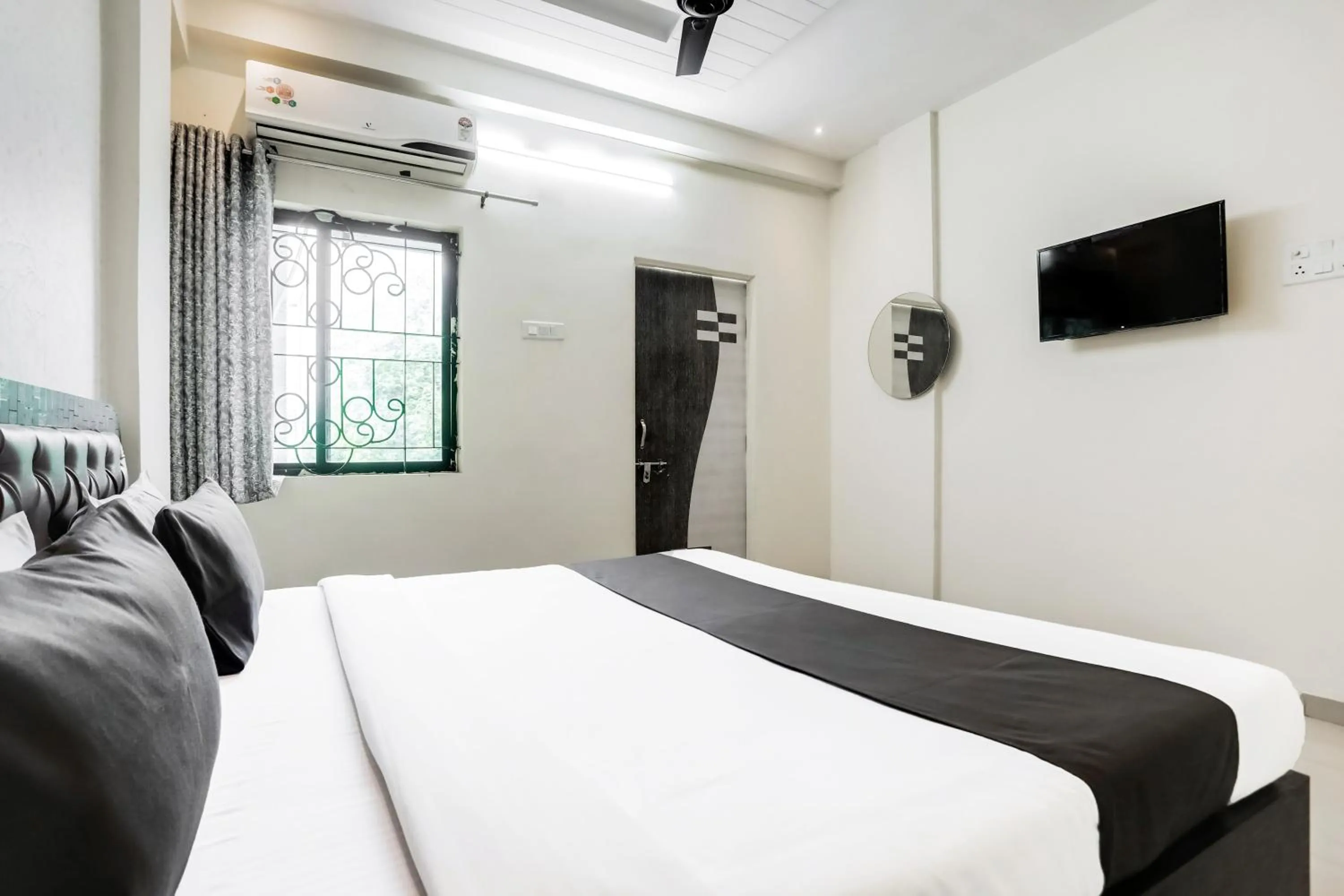 Bedroom, Bed in Hotel O Grand Trinity