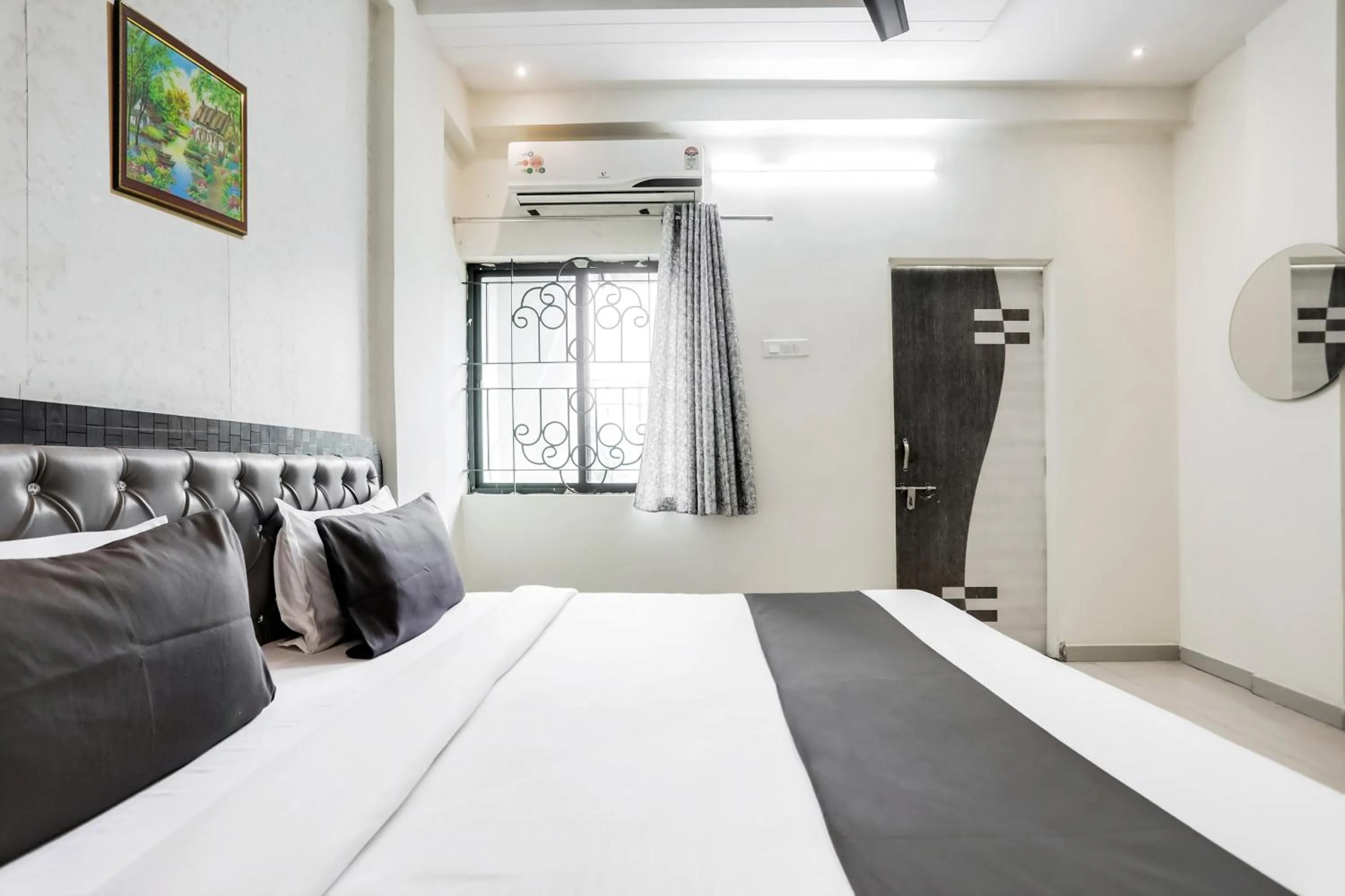 Bedroom, Bed in Hotel O Grand Trinity