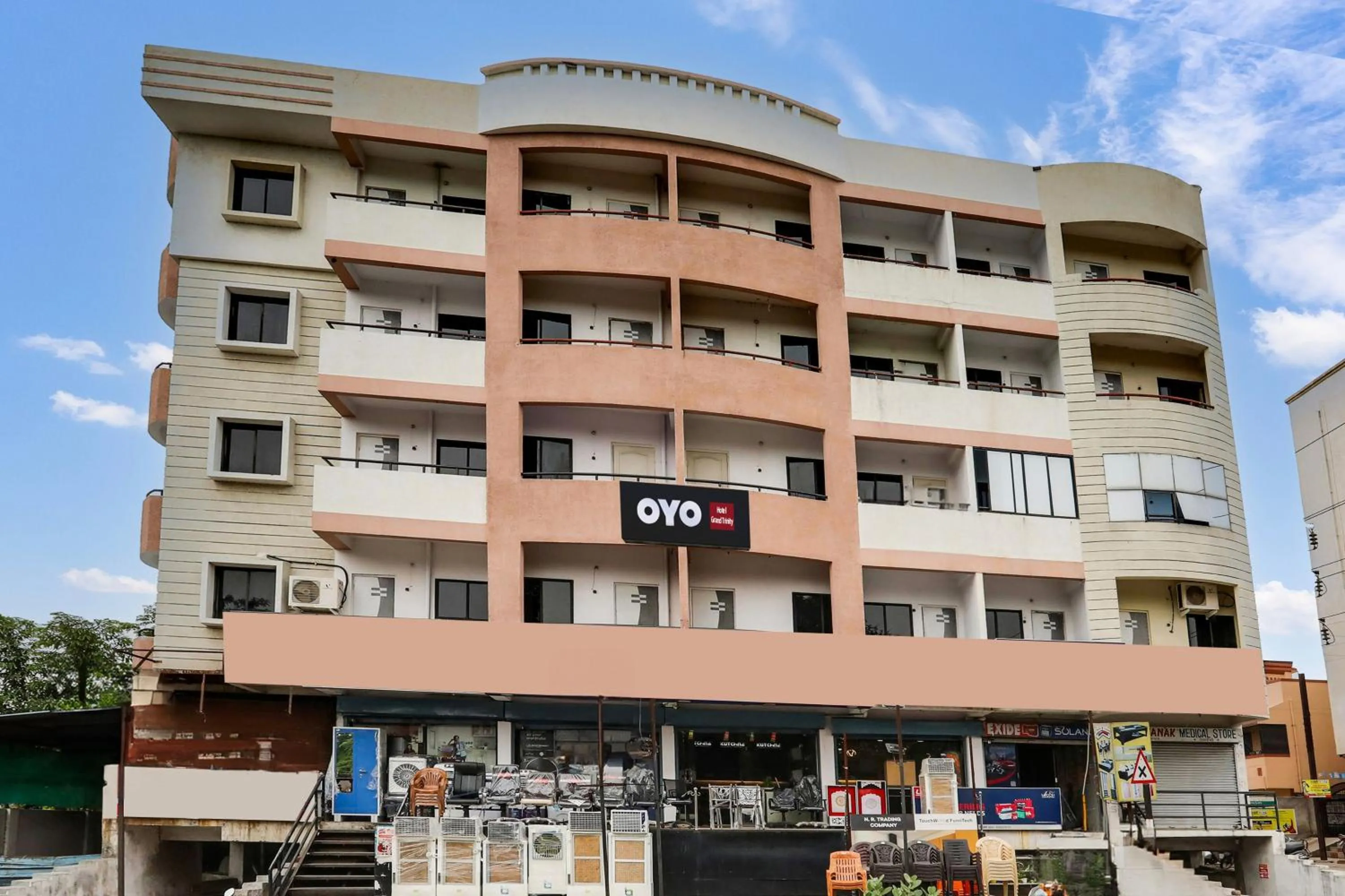 Facade/entrance in Hotel O Grand Trinity