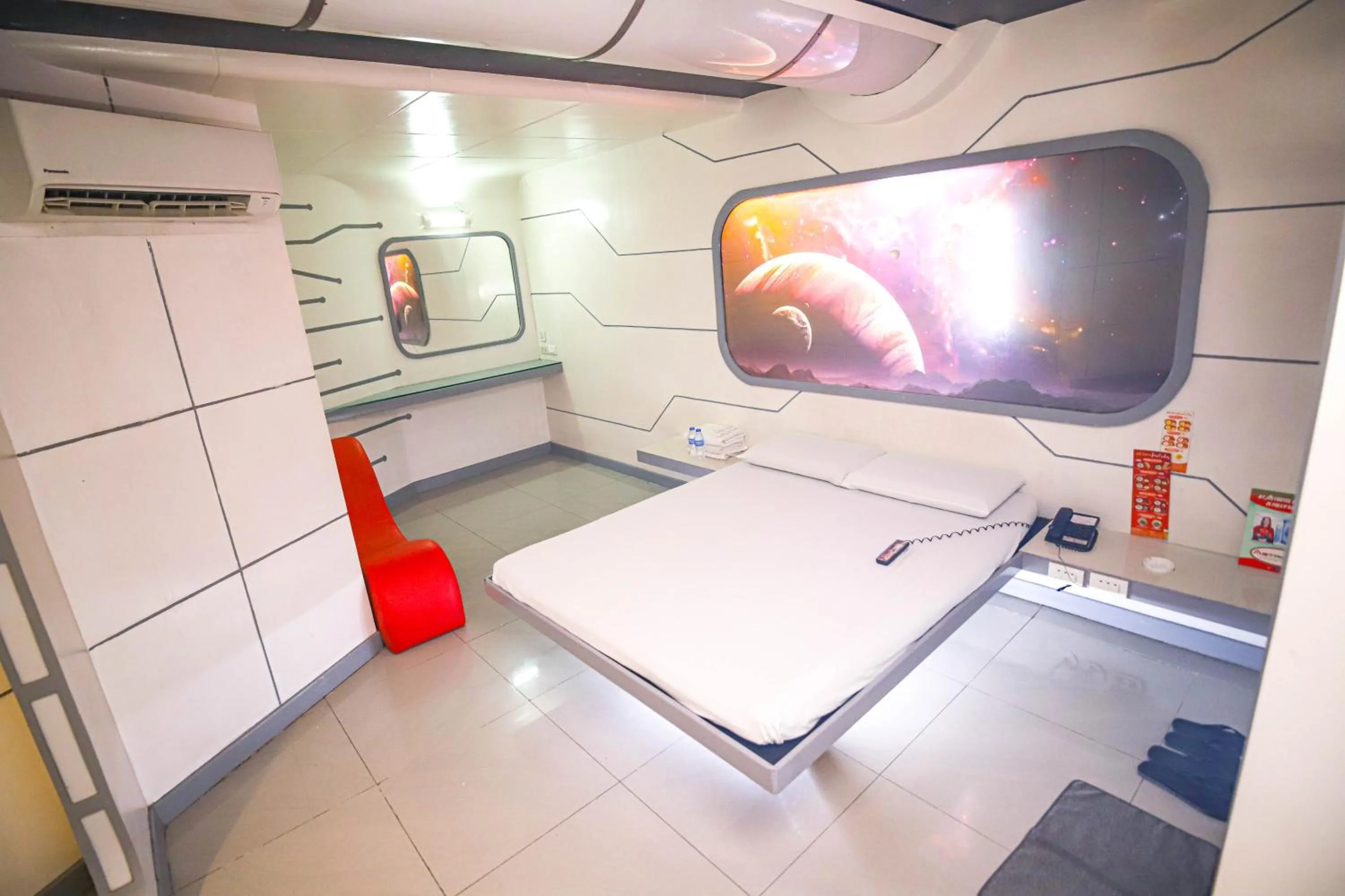 Bed in Astrotel Cubao