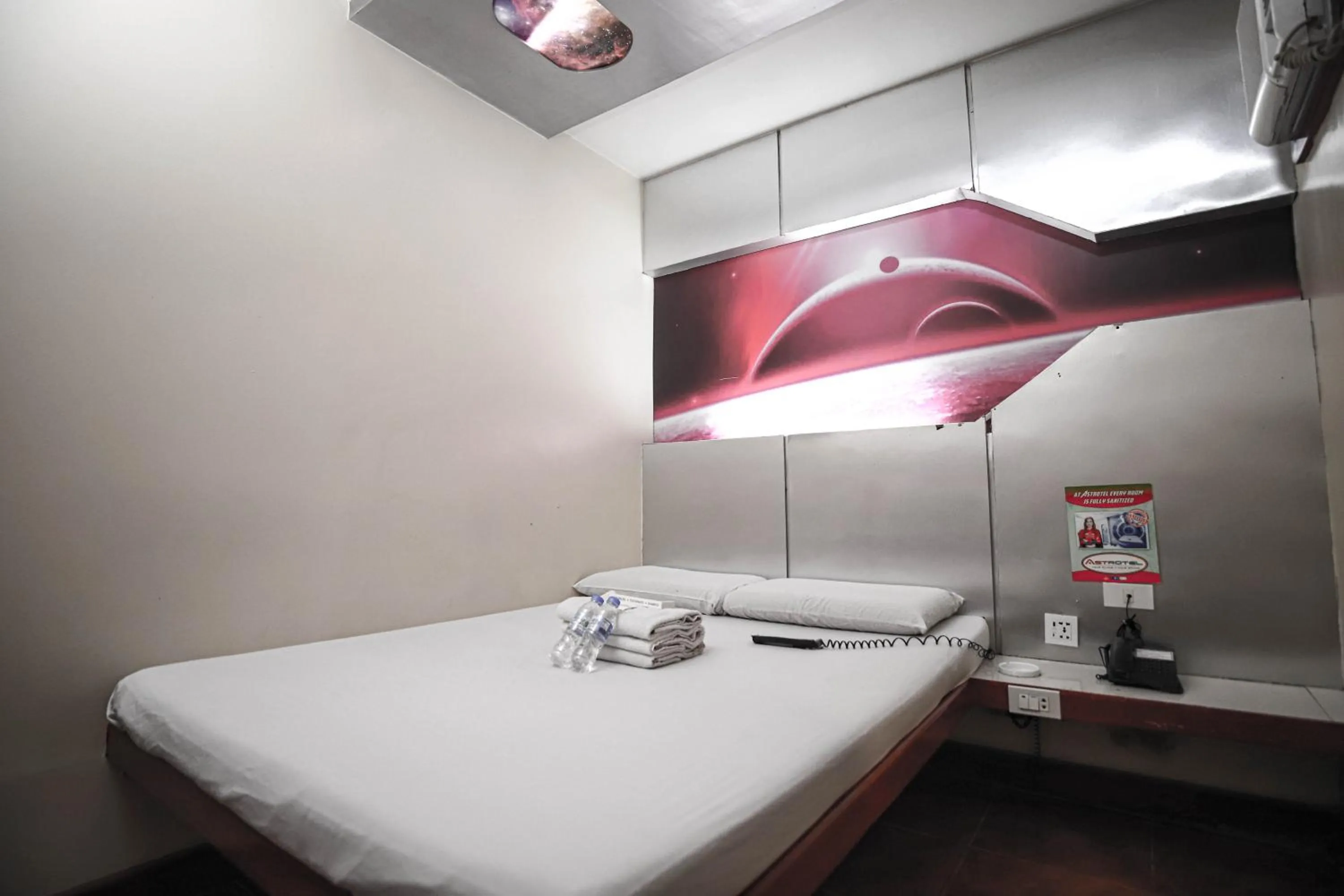 Bed in Astrotel Cubao