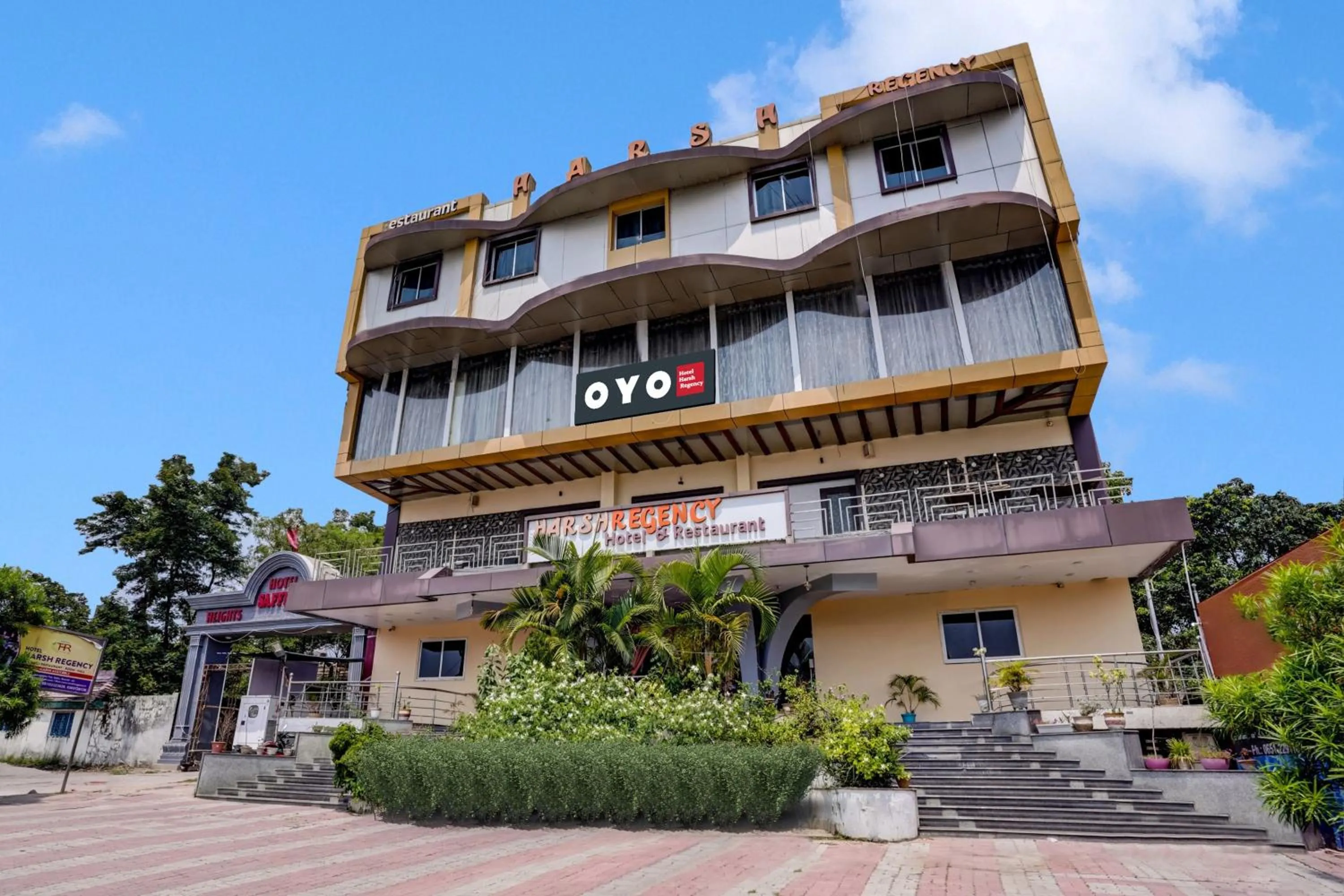 Facade/entrance in Super Collection O Harsh Regency