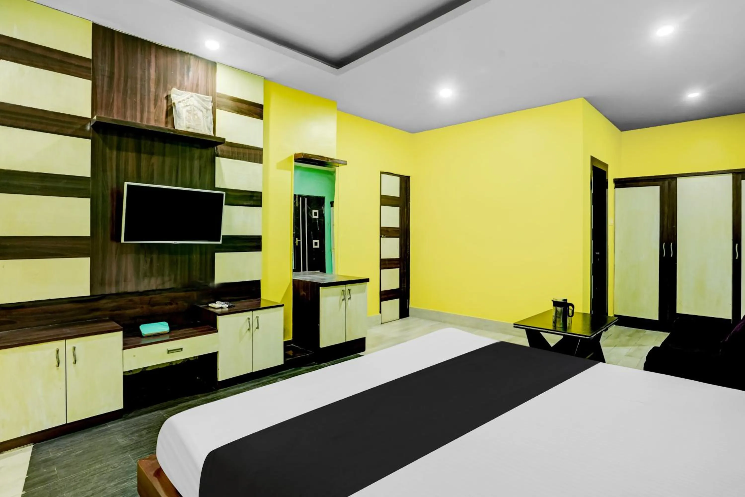 Bedroom, Bed in Hotel O Harsh Regency