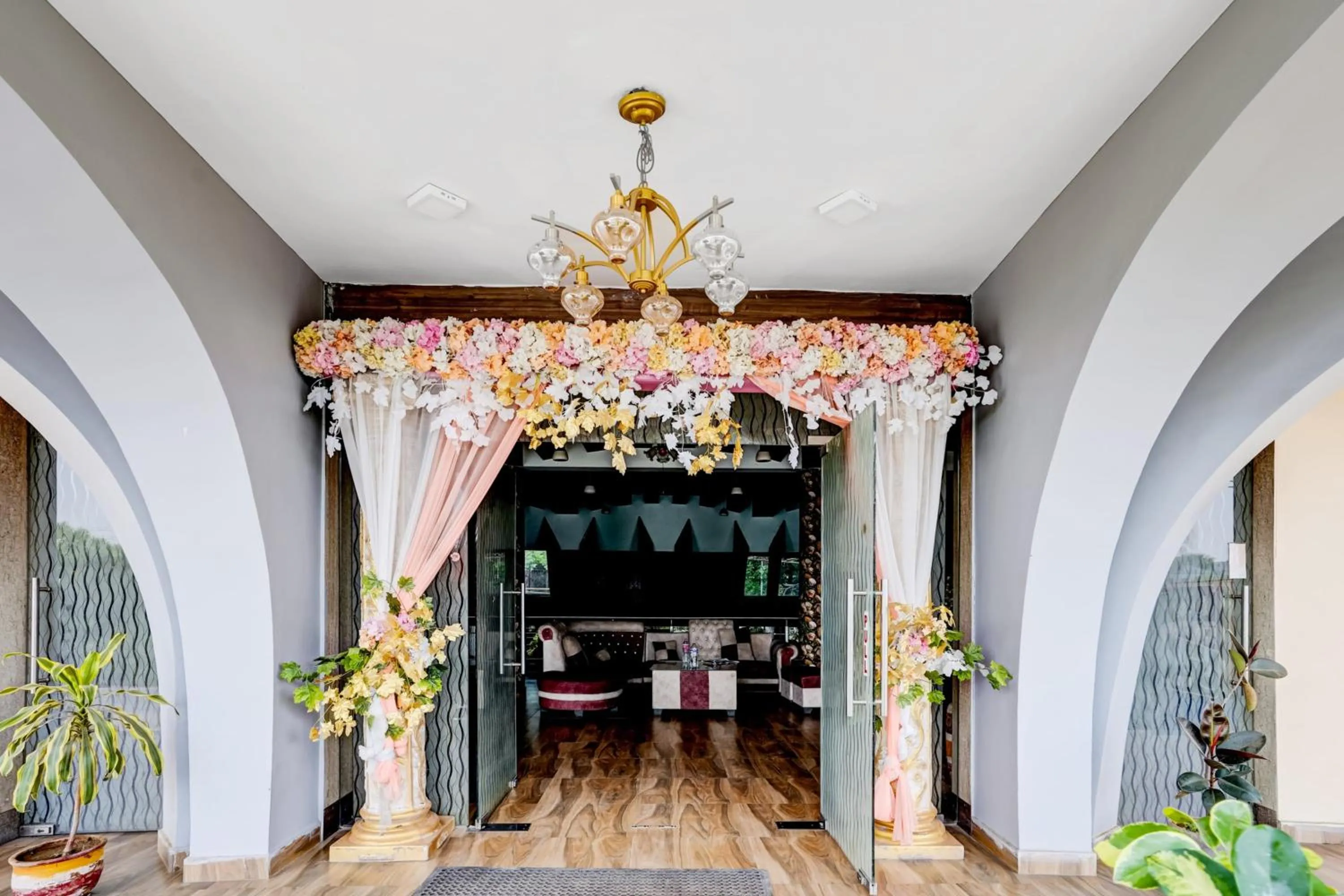 Facade/entrance in Super Collection O Harsh Regency