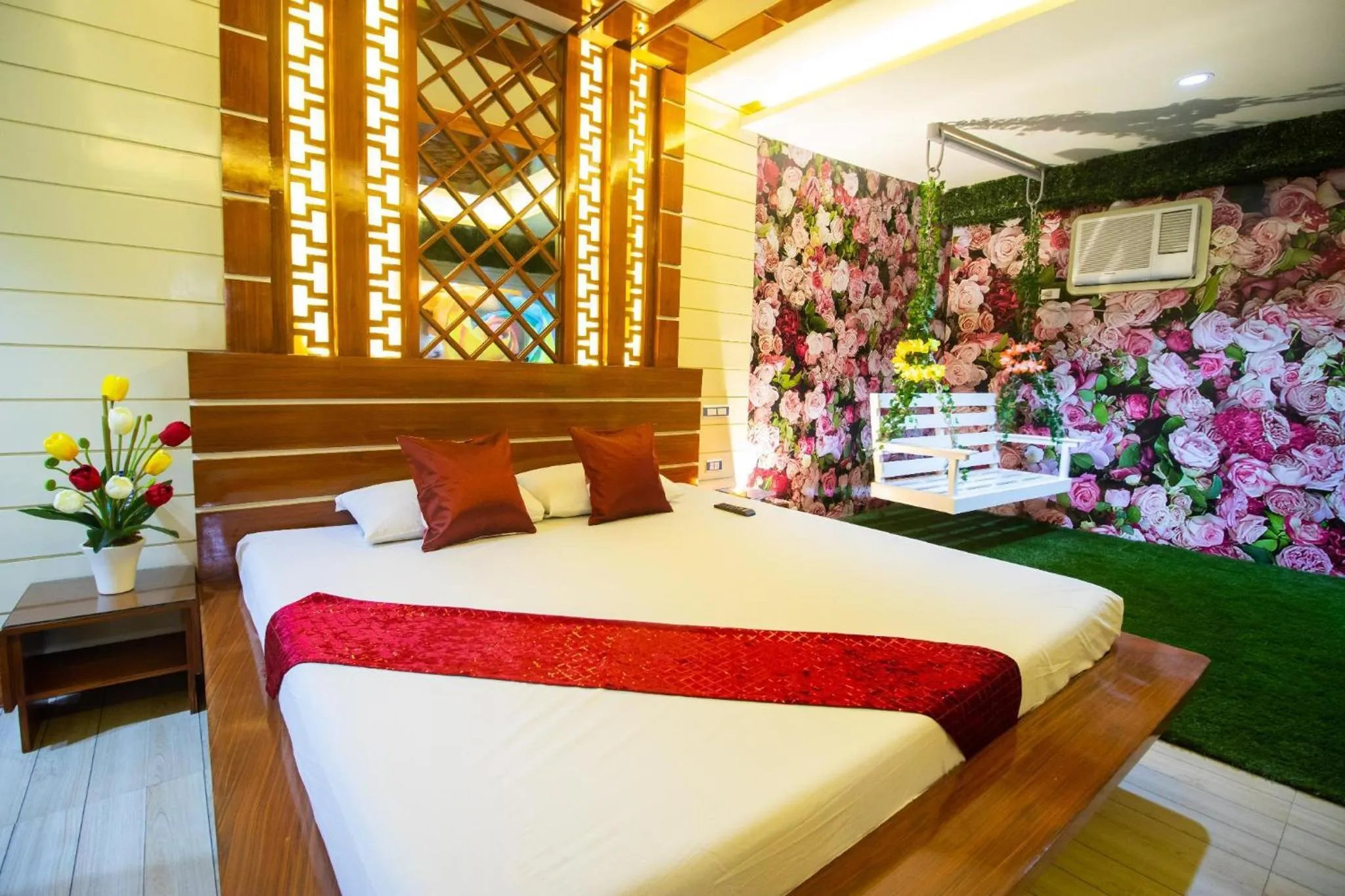 Bedroom, Bed in Hotel Dreamworld Las Pinas