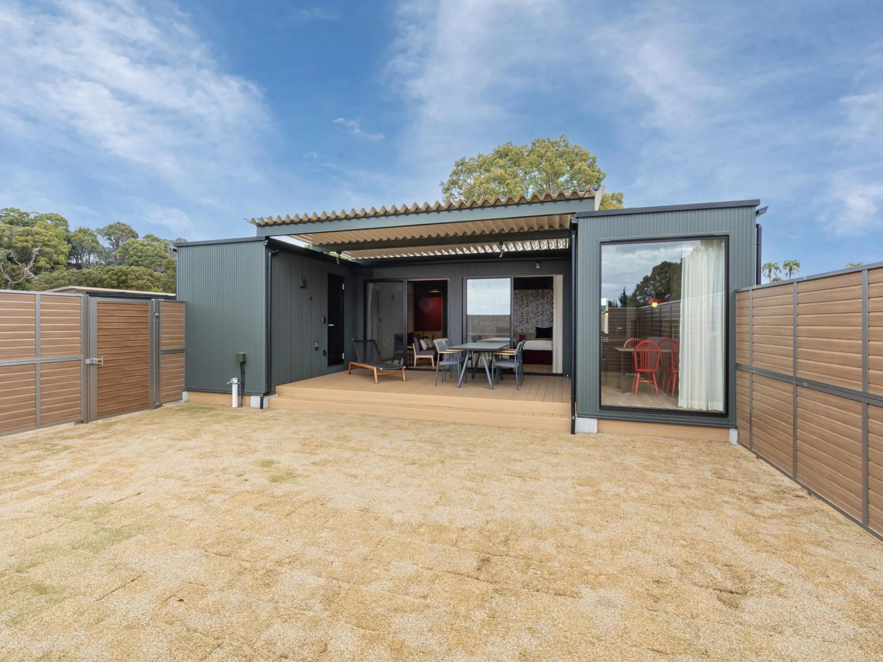 Photo of the whole room in Wan Wan Paradise Premier Nanki Shirahama