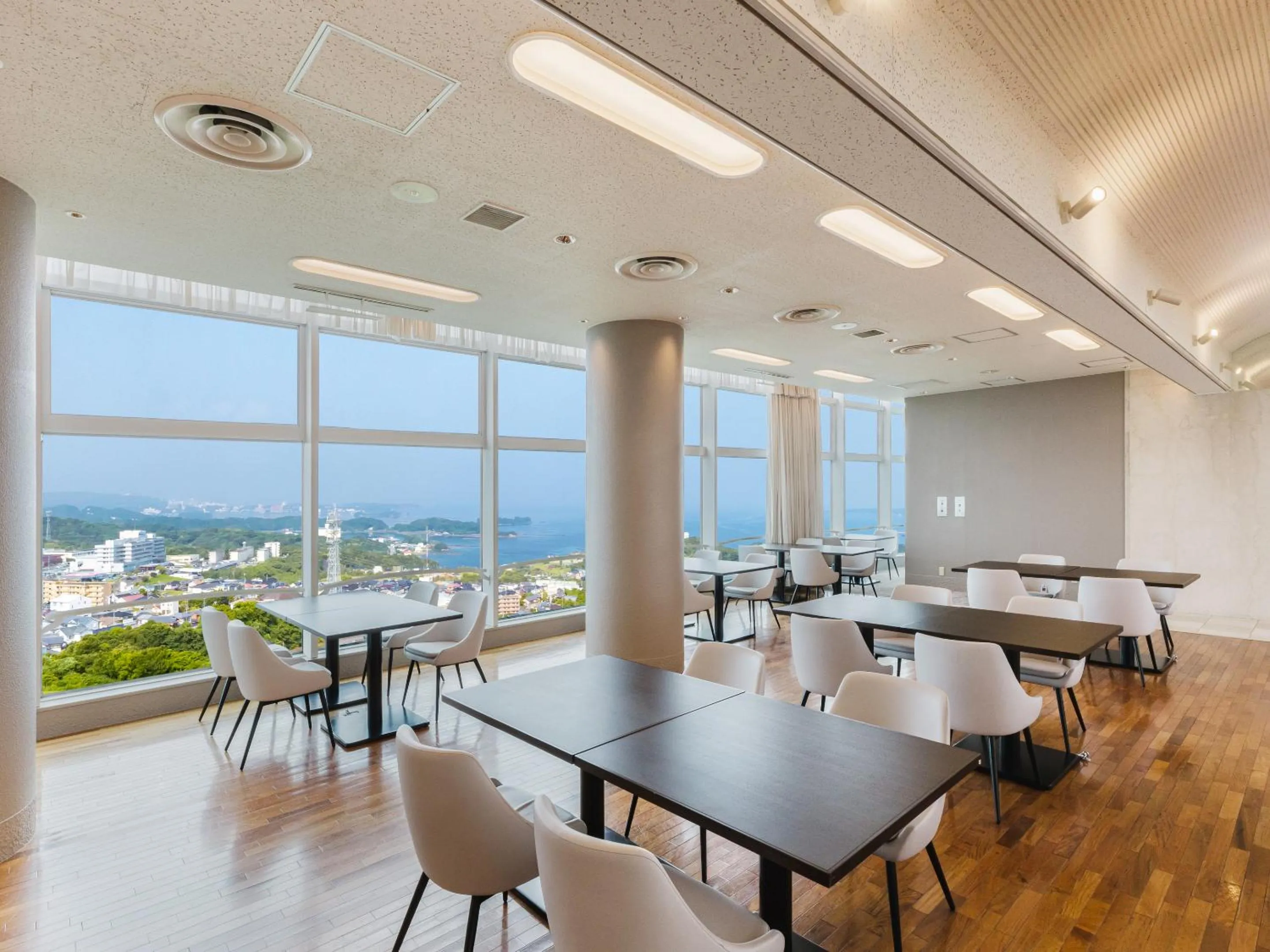 Restaurant/places to eat in Nanki Shirahama Wan Wan Paradise Hotel