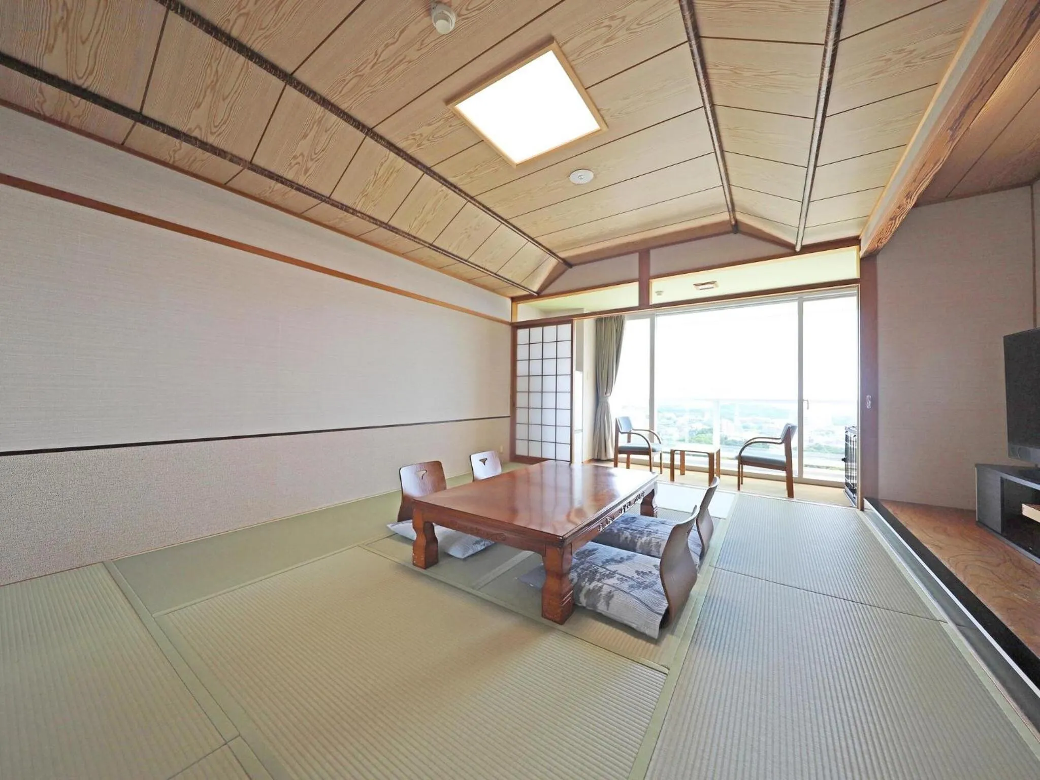Photo of the whole room in Nanki Shirahama Wan Wan Paradise Hotel