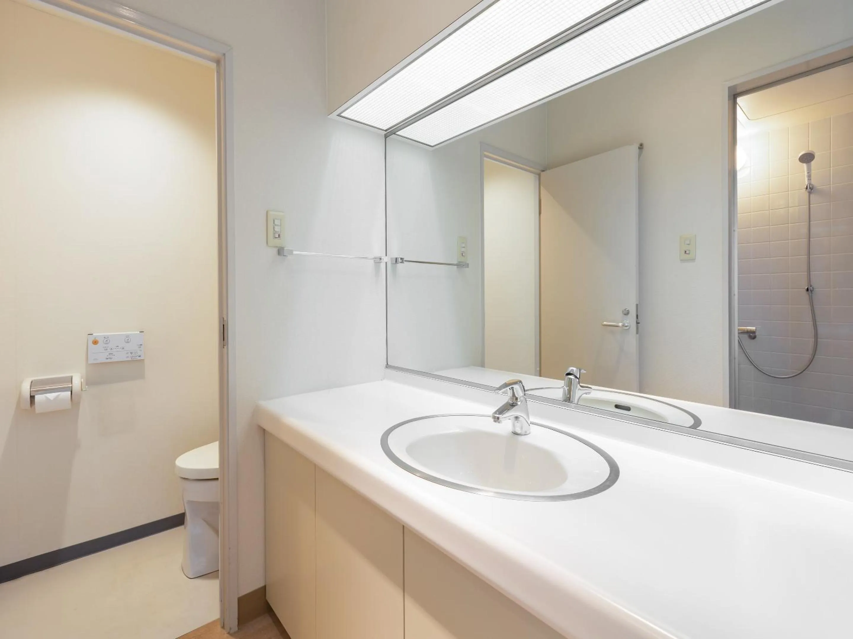 Photo of the whole room in Nanki Shirahama Wan Wan Paradise Hotel