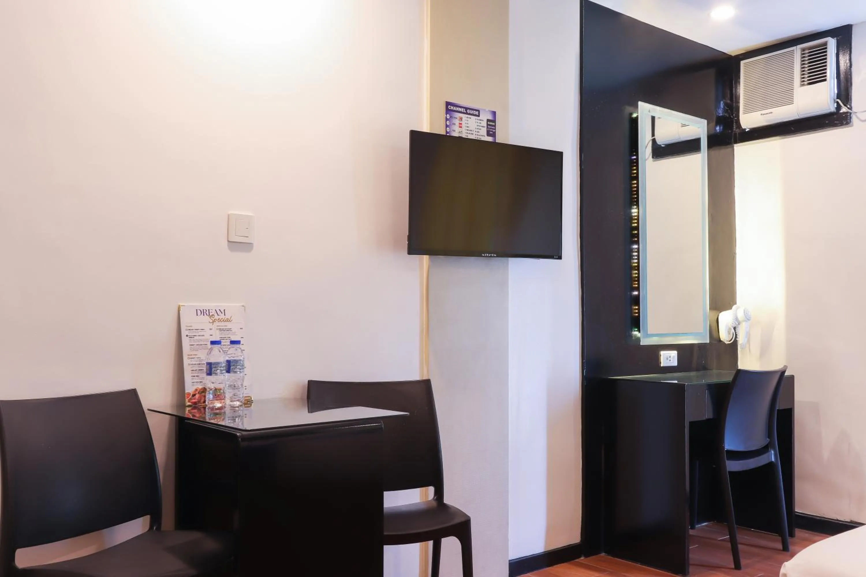 Bedroom in Hotel Dreamworld North Edsa