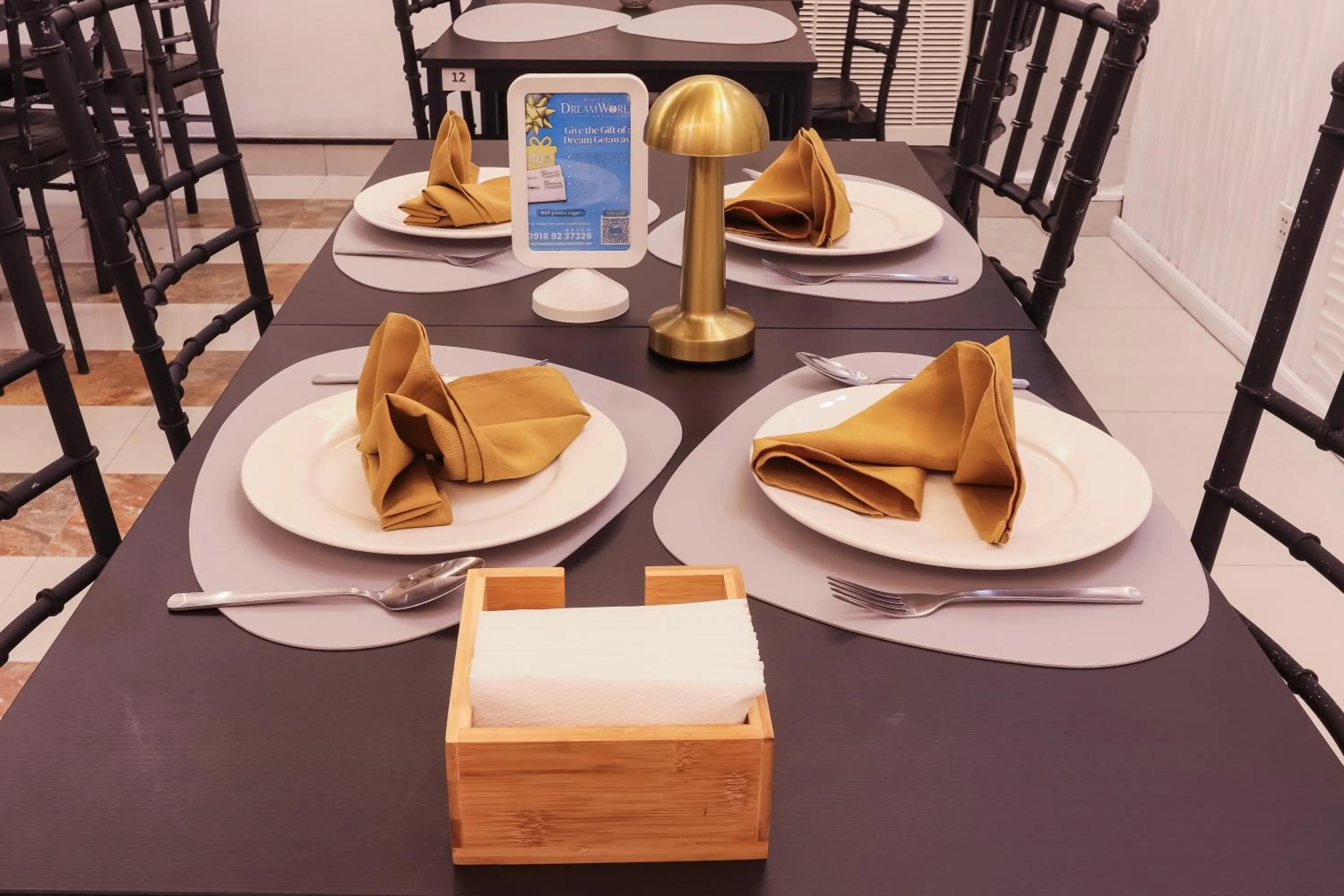 Restaurant/places to eat in Hotel Dreamworld North Edsa