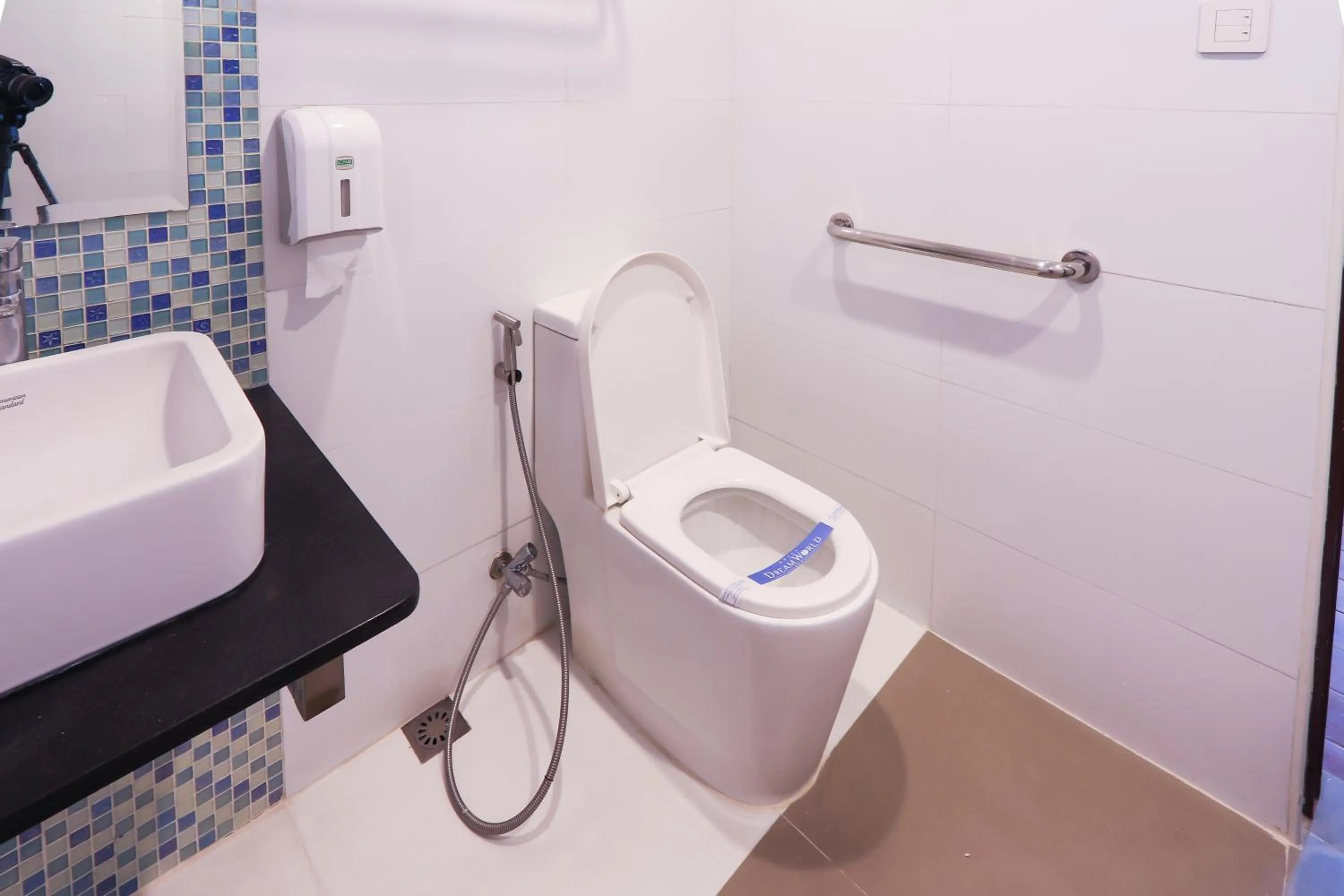 Bathroom in Hotel Dreamworld North Edsa