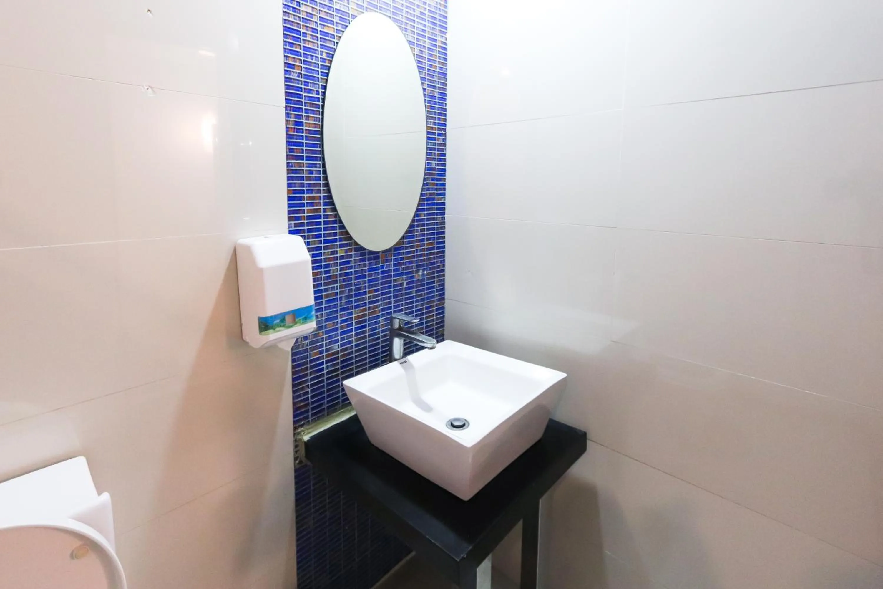 Bathroom in Hotel Dreamworld North Edsa