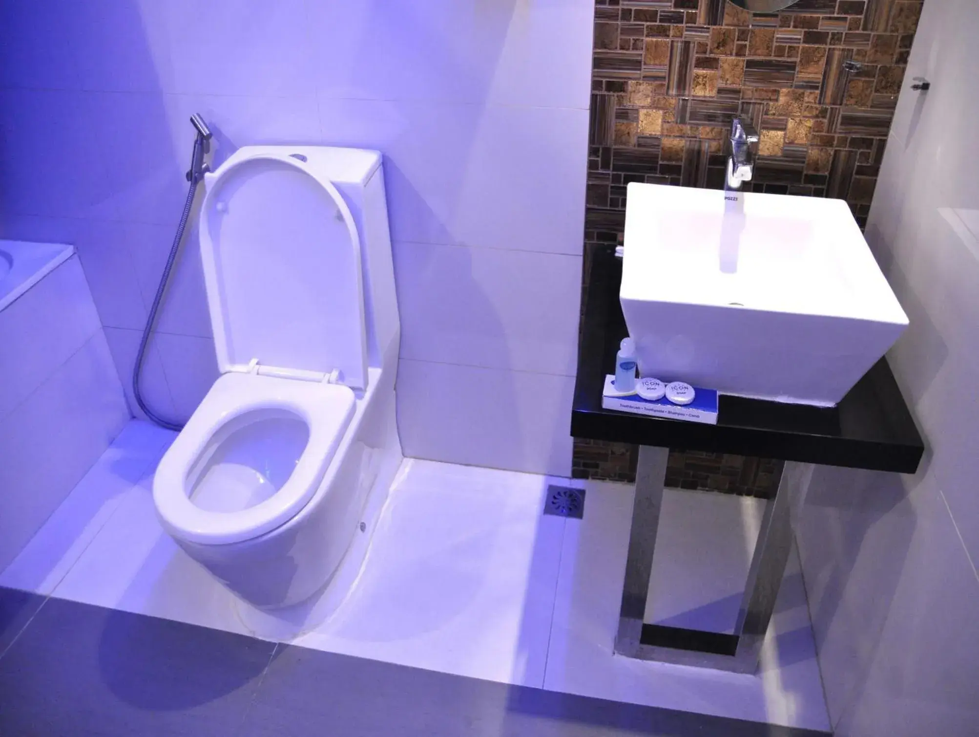 Suite Room 1 in Hotel Dreamworld North Edsa Suite Room 1 in Hotel Dreamworld North Edsa