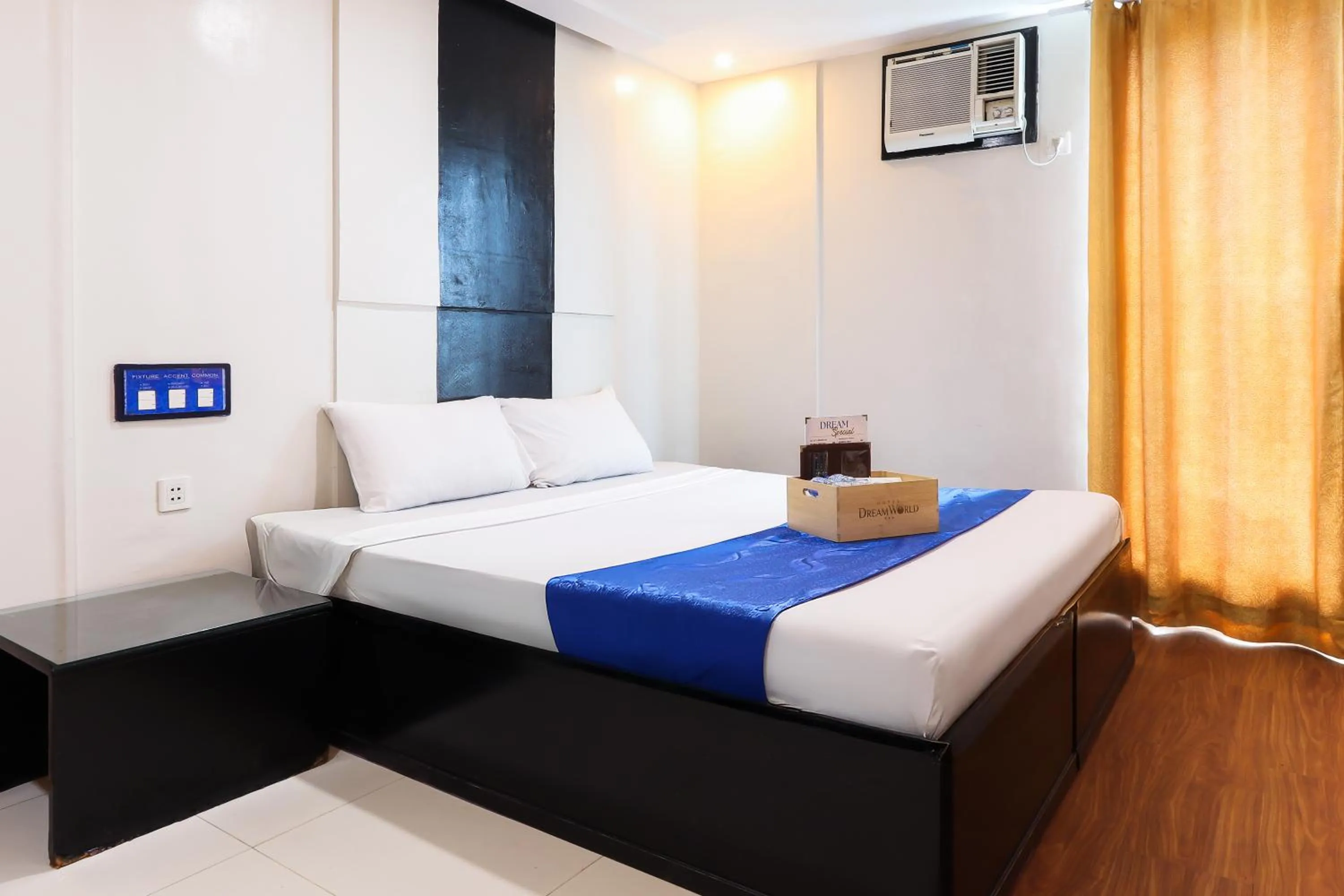 Bedroom, Bed in Hotel Dreamworld North Edsa