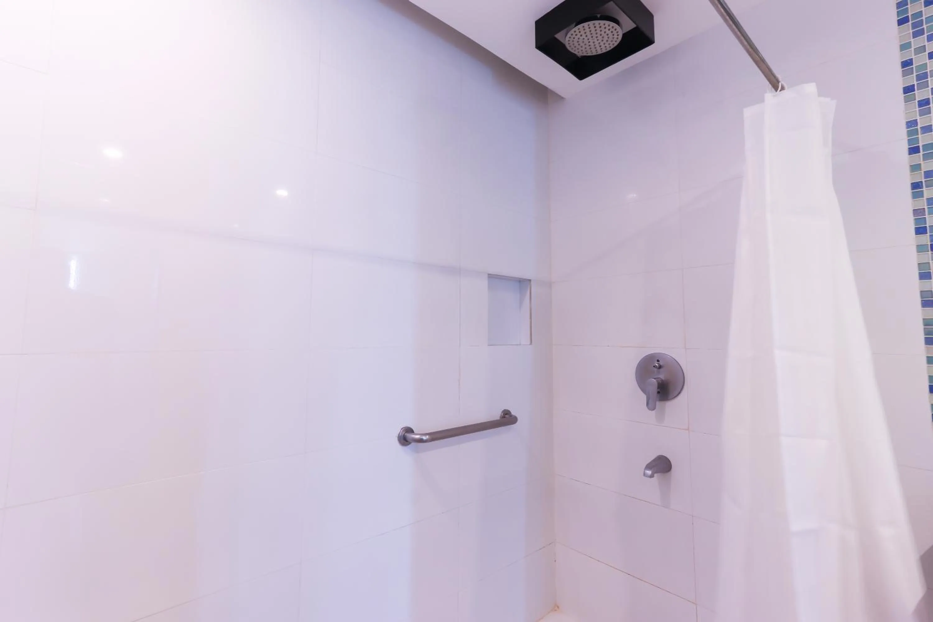 Bathroom in Hotel Dreamworld North Edsa