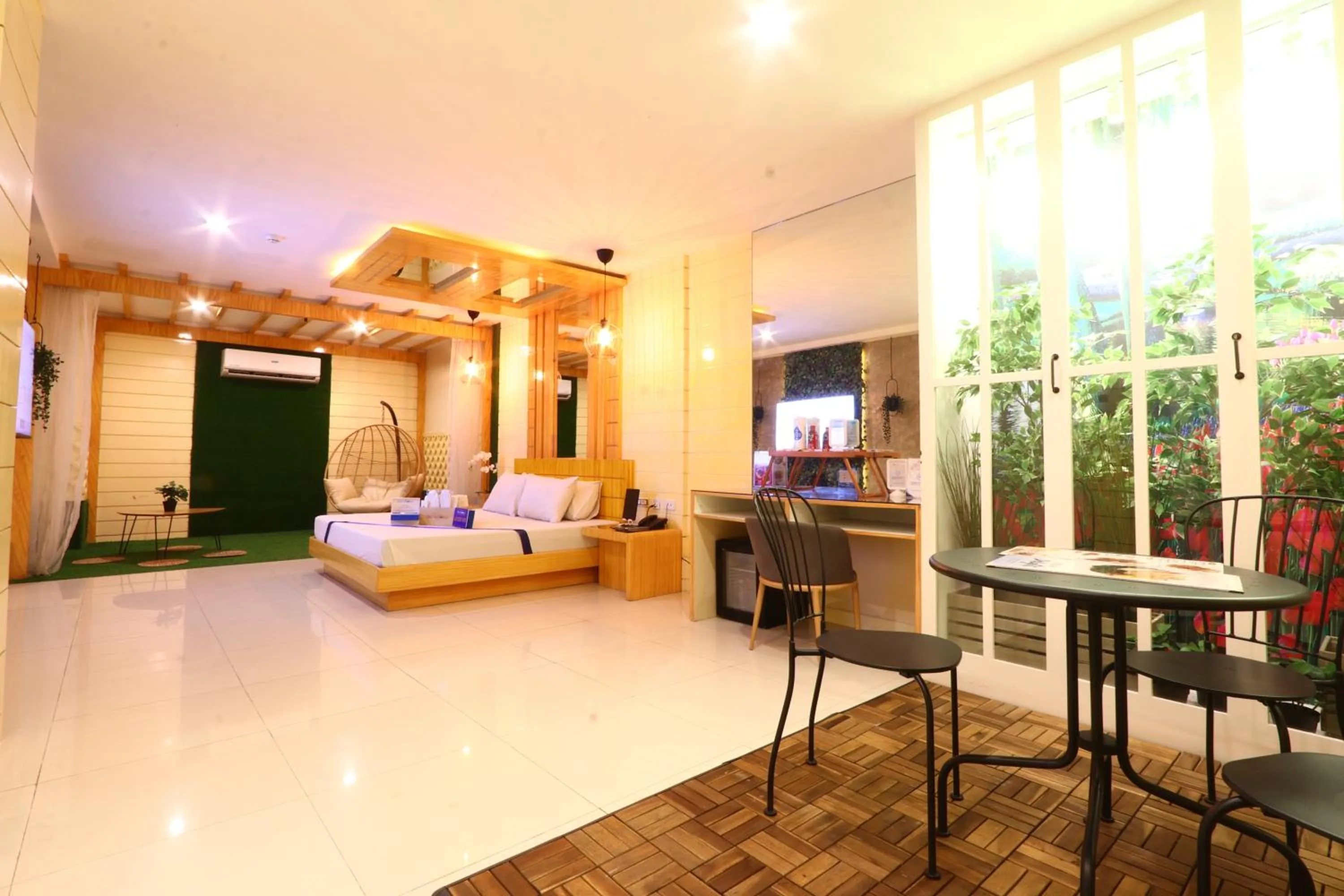 Bedroom, Bed in Hotel Dreamworld East Ortigas