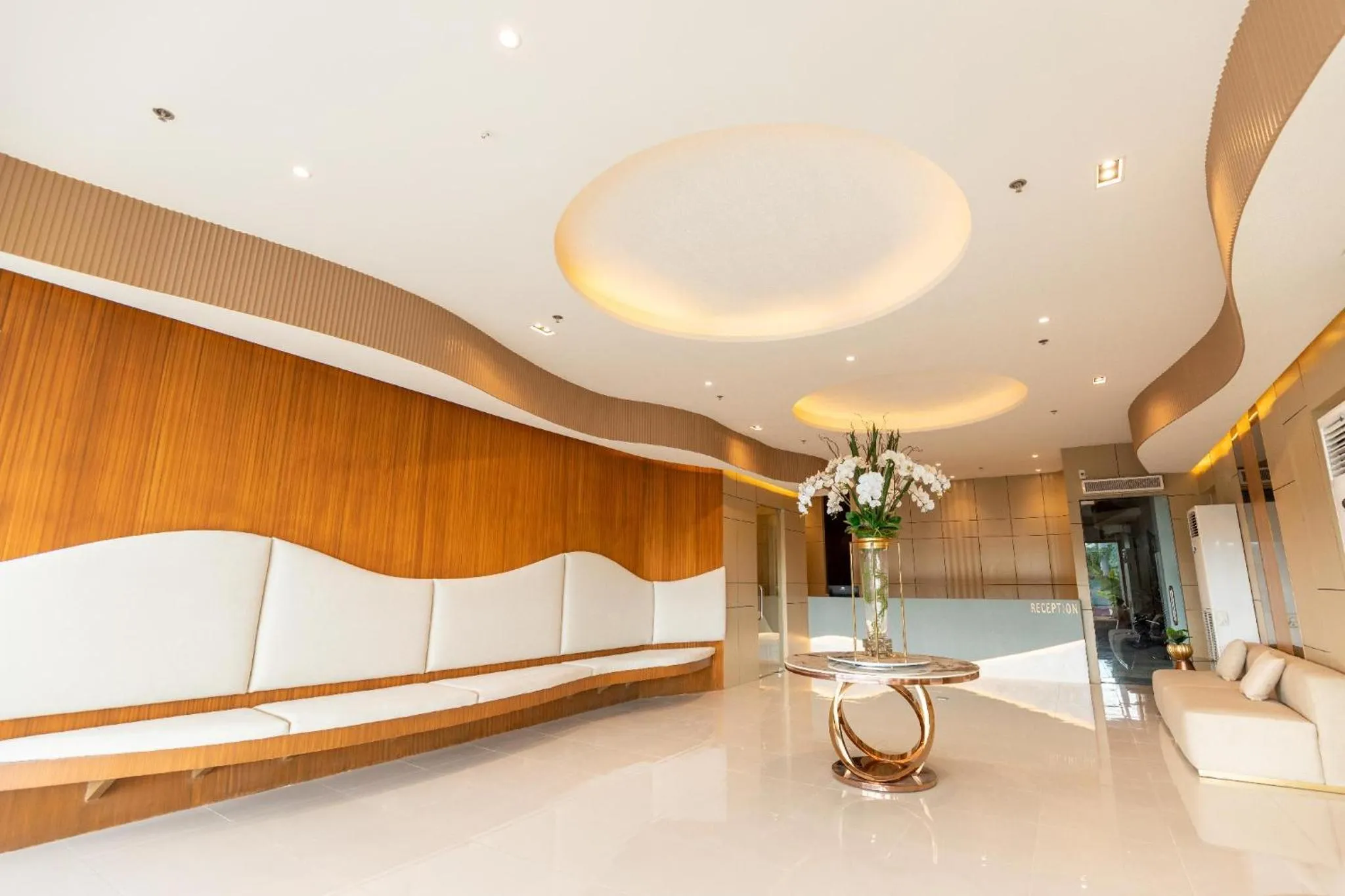 Lobby or reception in Hotel Dreamworld East Ortigas