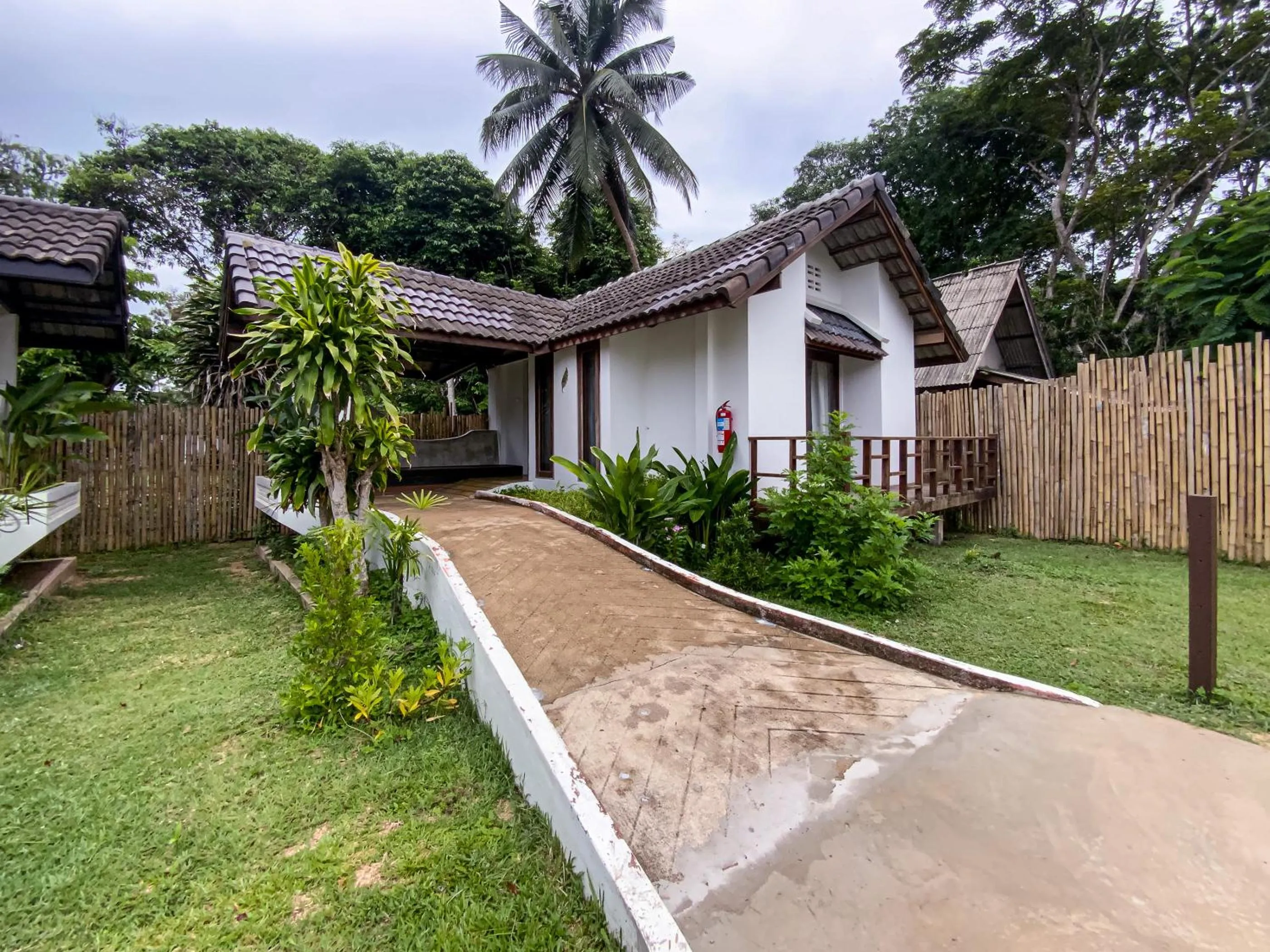 Property building in Chumphon Cabana Resort