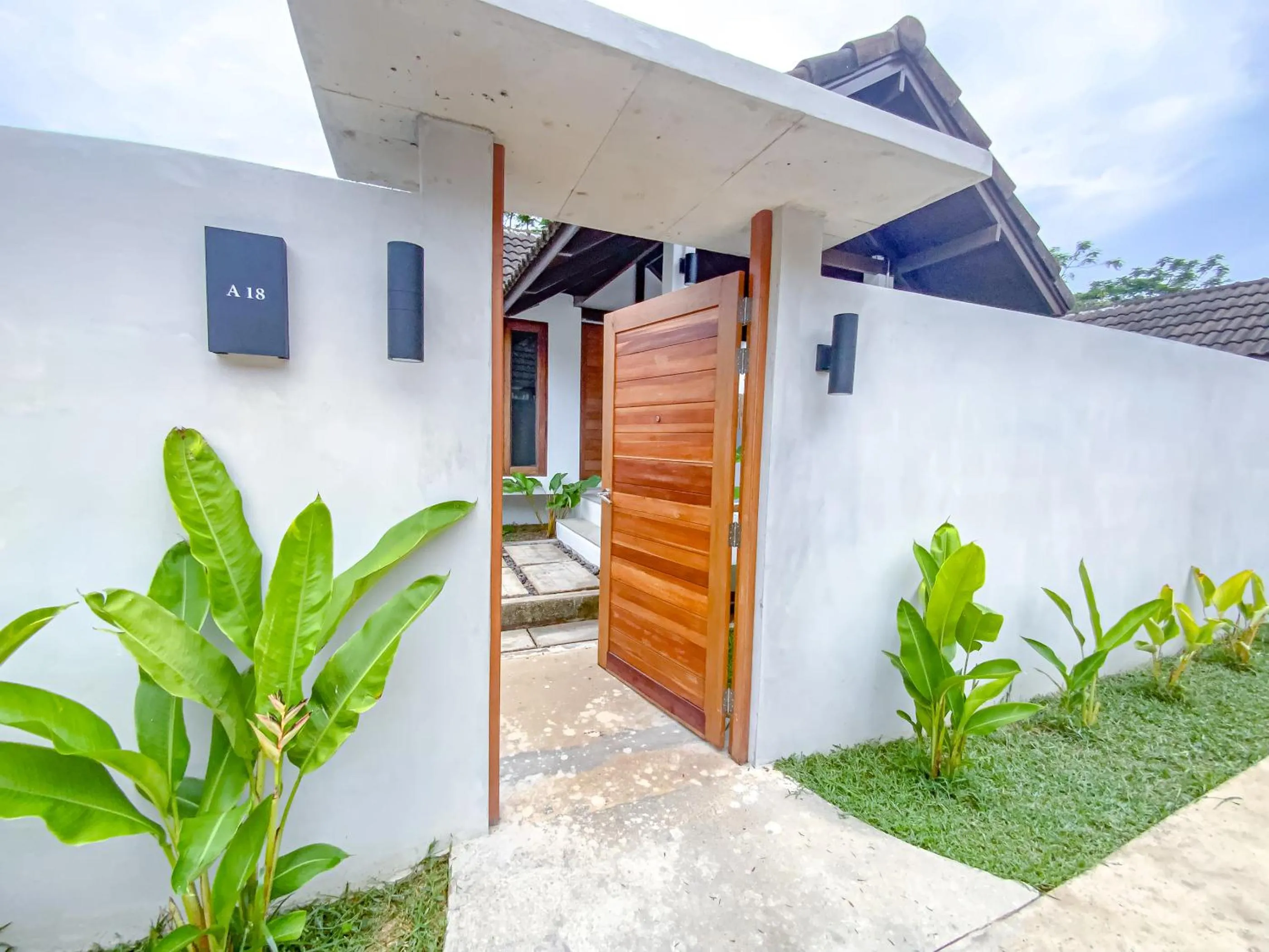 Facade/entrance in Chumphon Cabana Resort